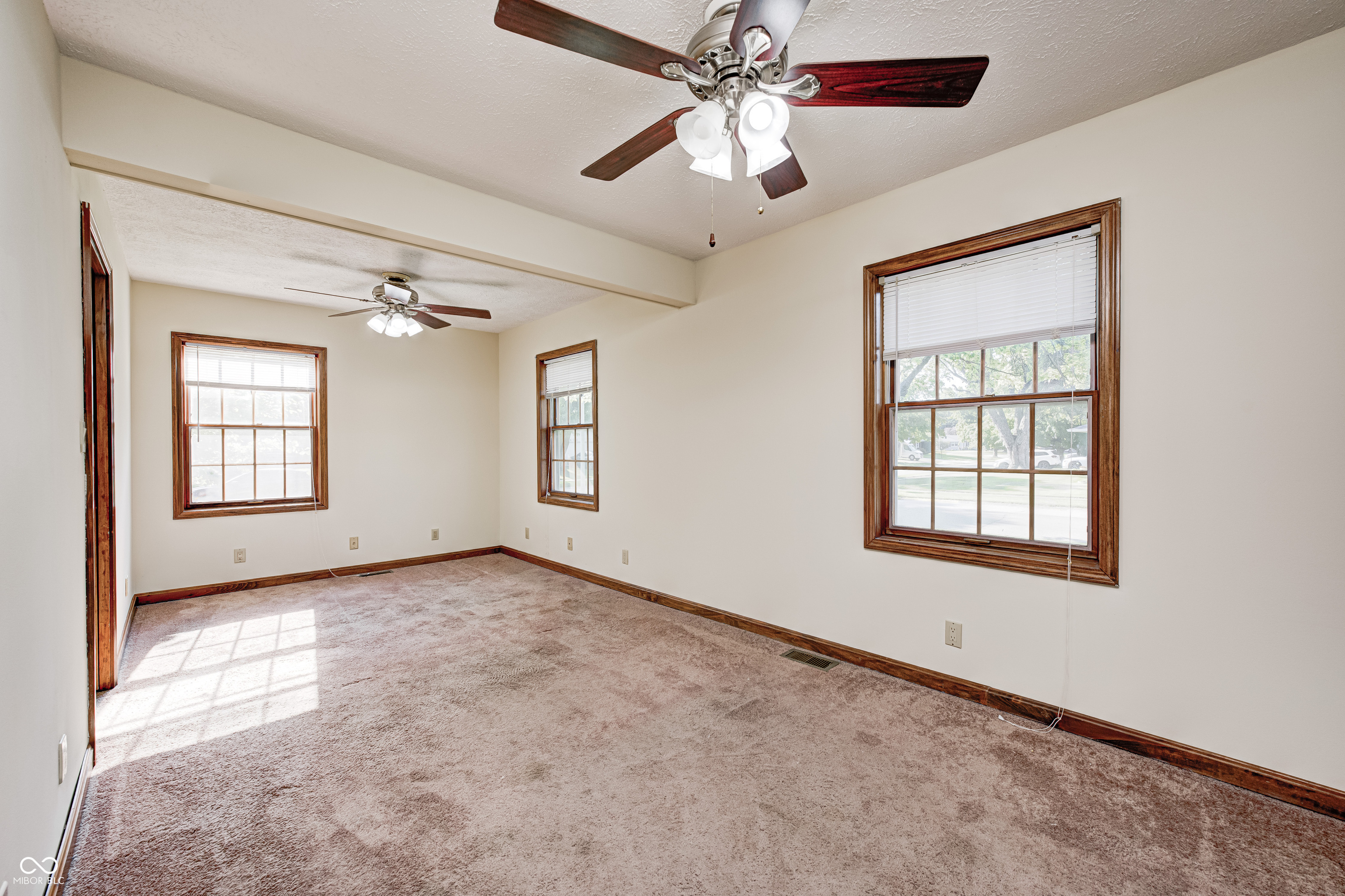 402 Glendale Drive