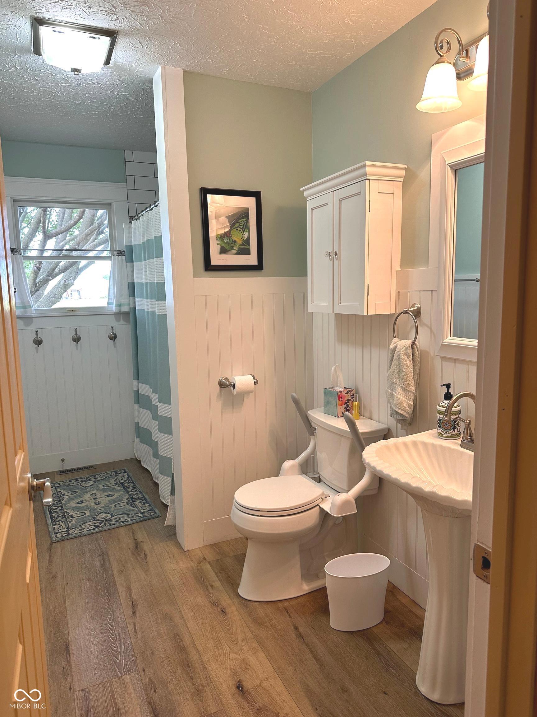214 Lakeshore Drive