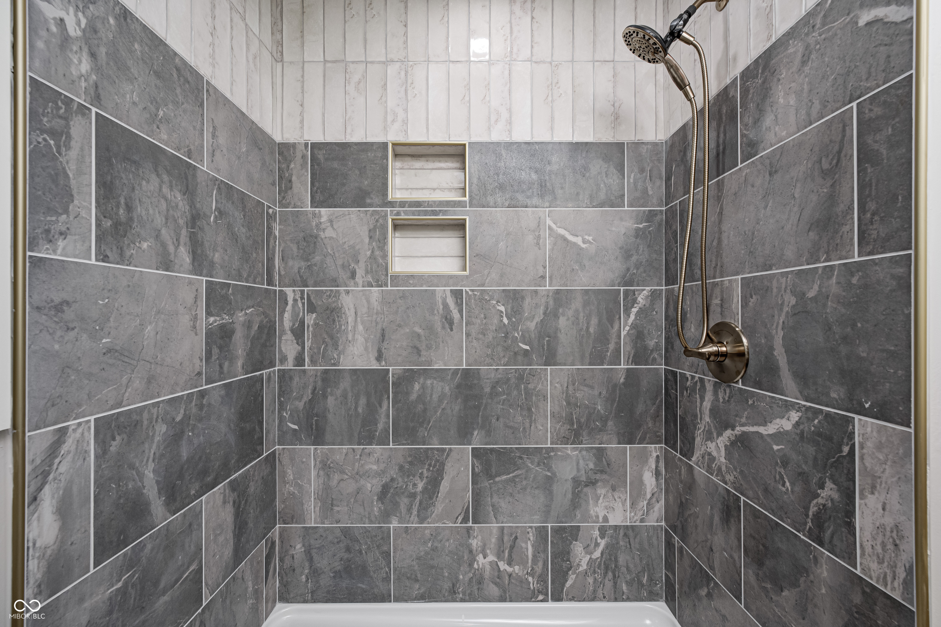 4326 W 156th Street
