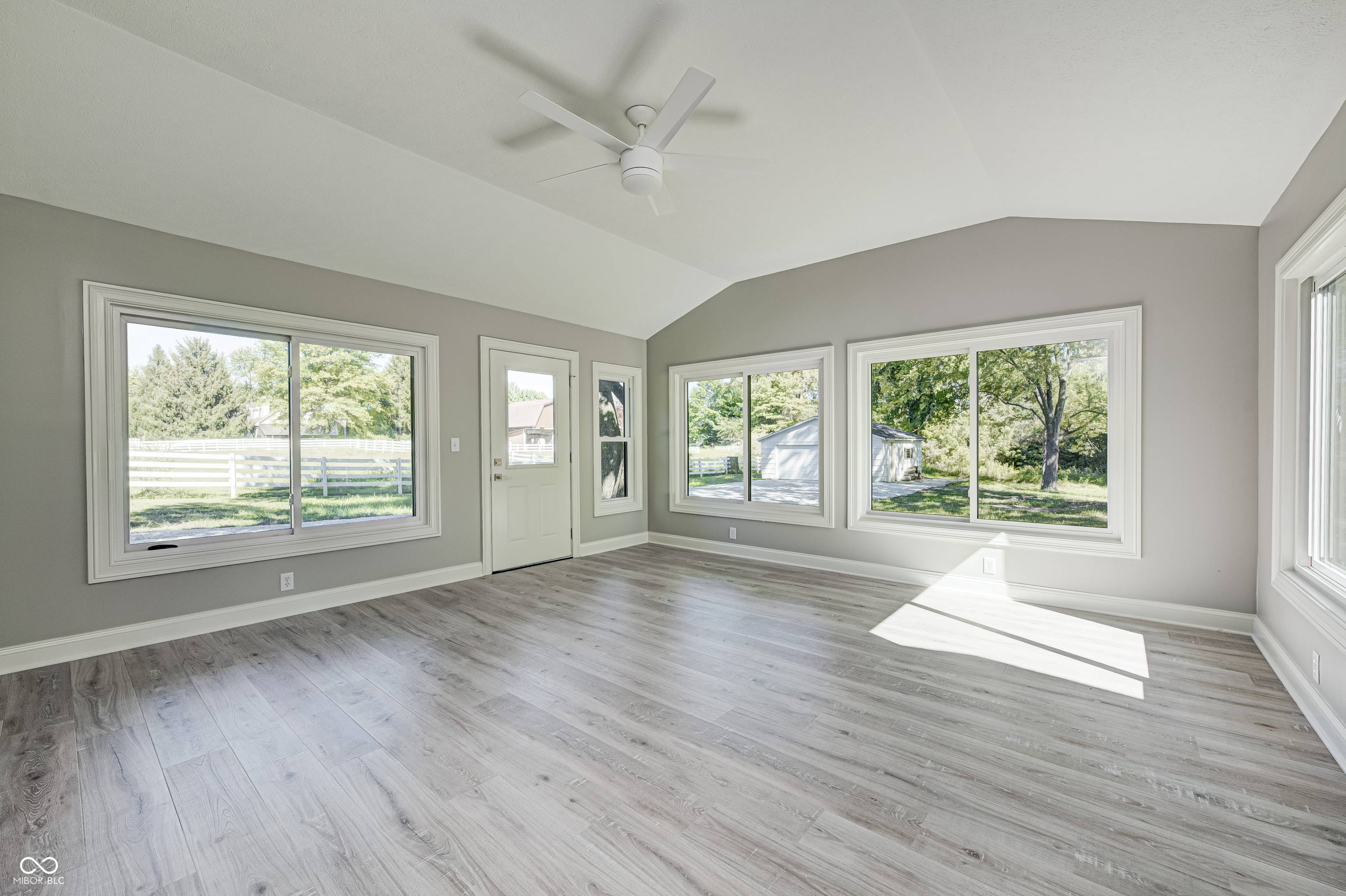 4326 W 156th Street