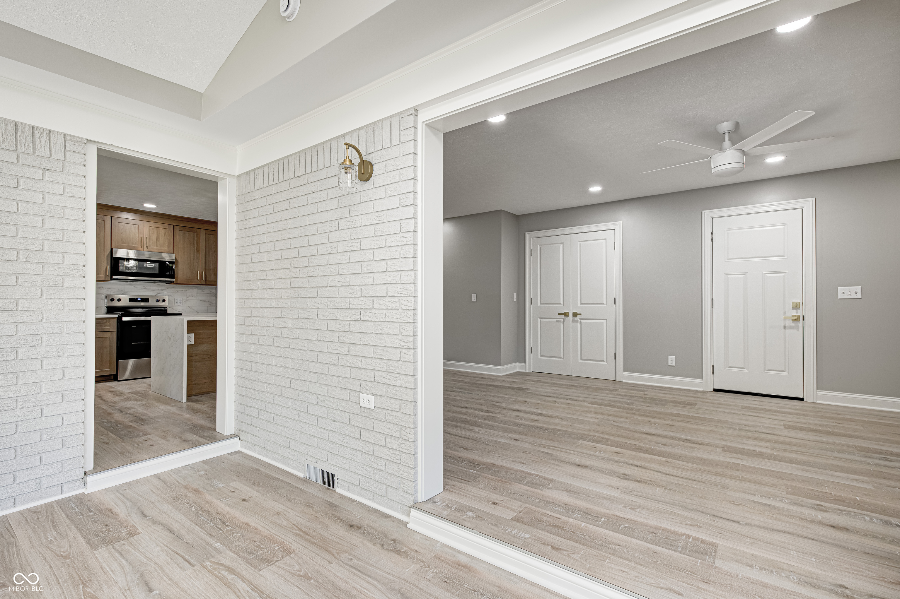 4326 W 156th Street