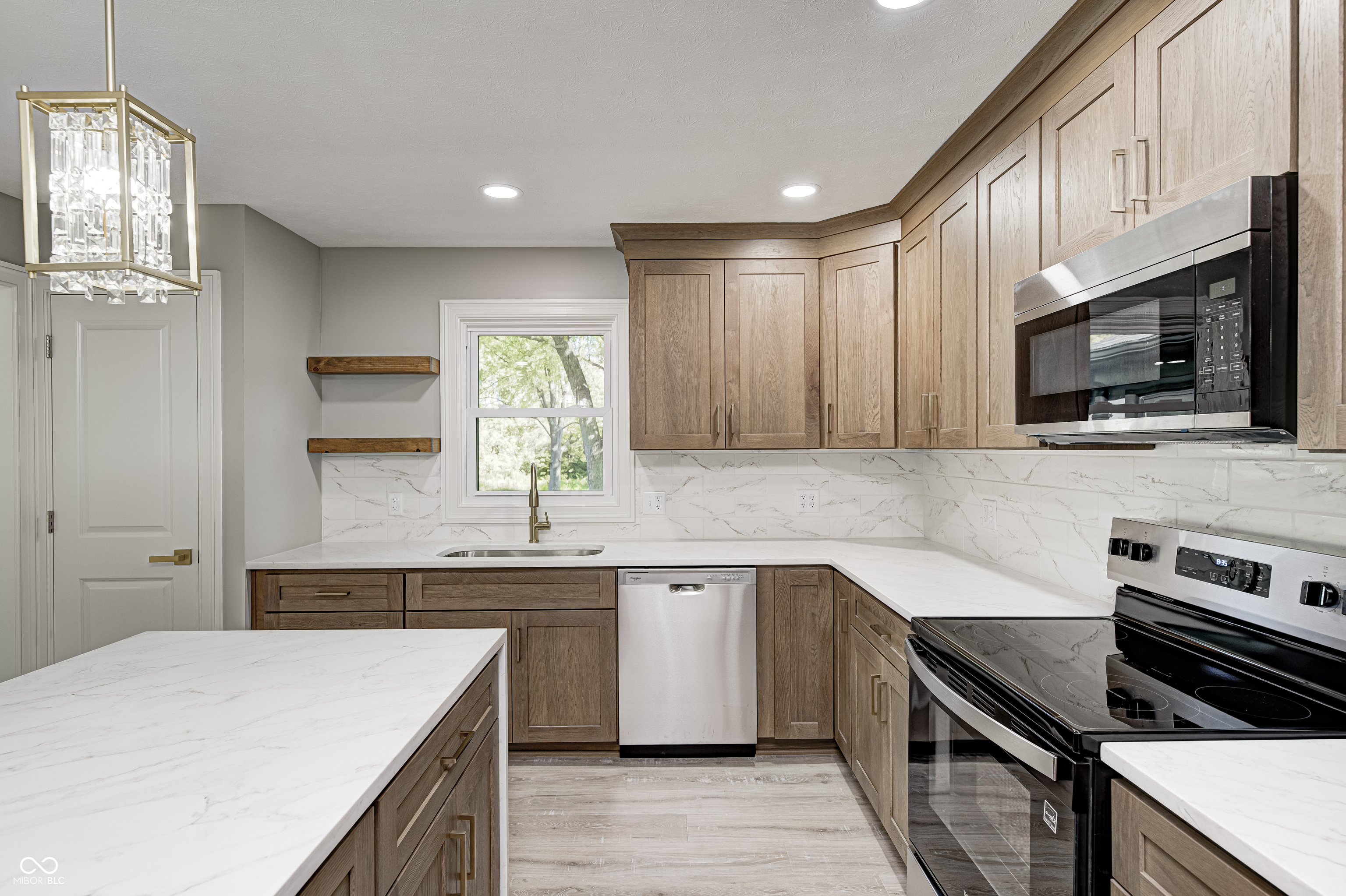 4326 W 156th Street