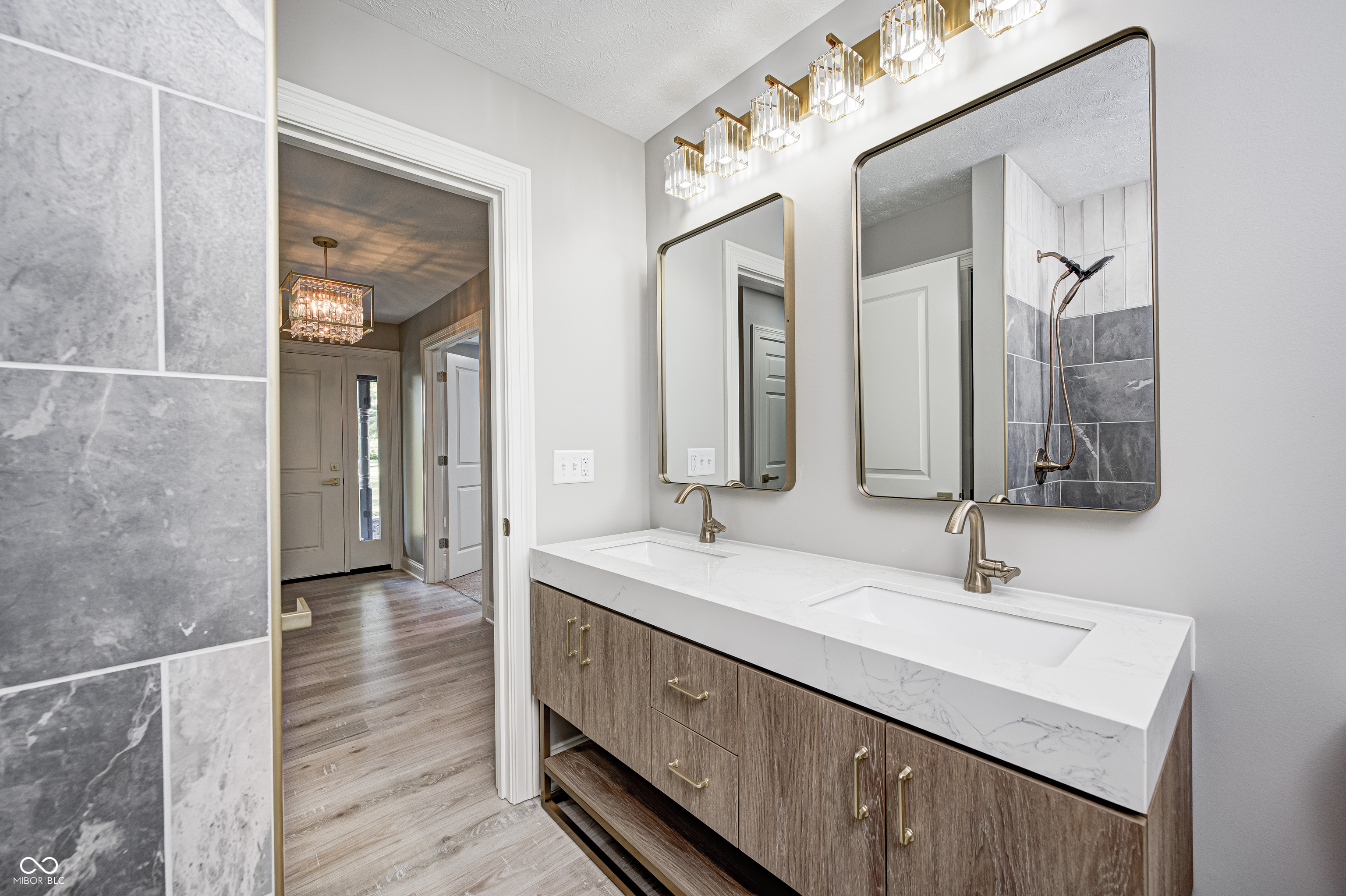 4326 W 156th Street