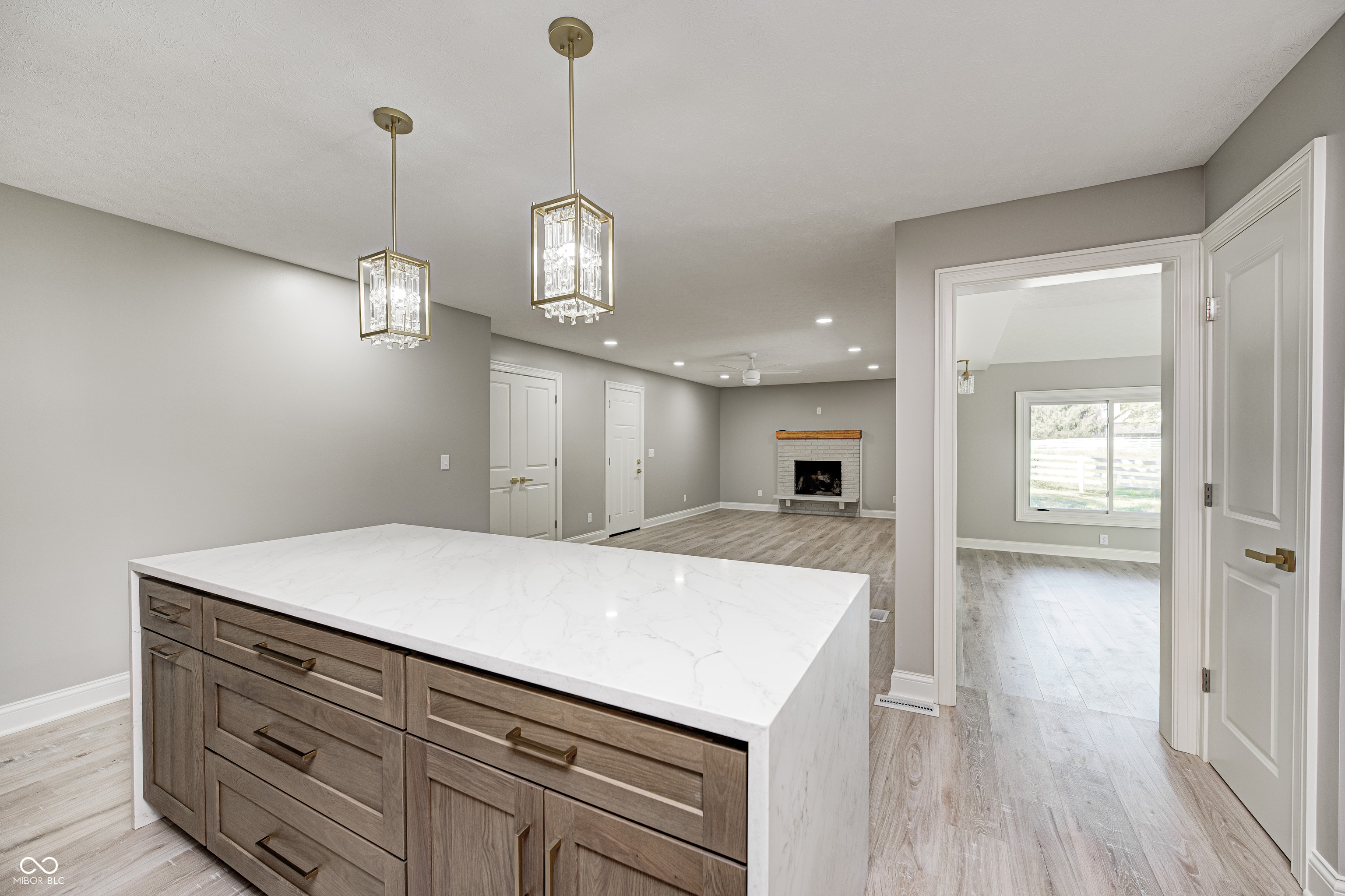 4326 W 156th Street