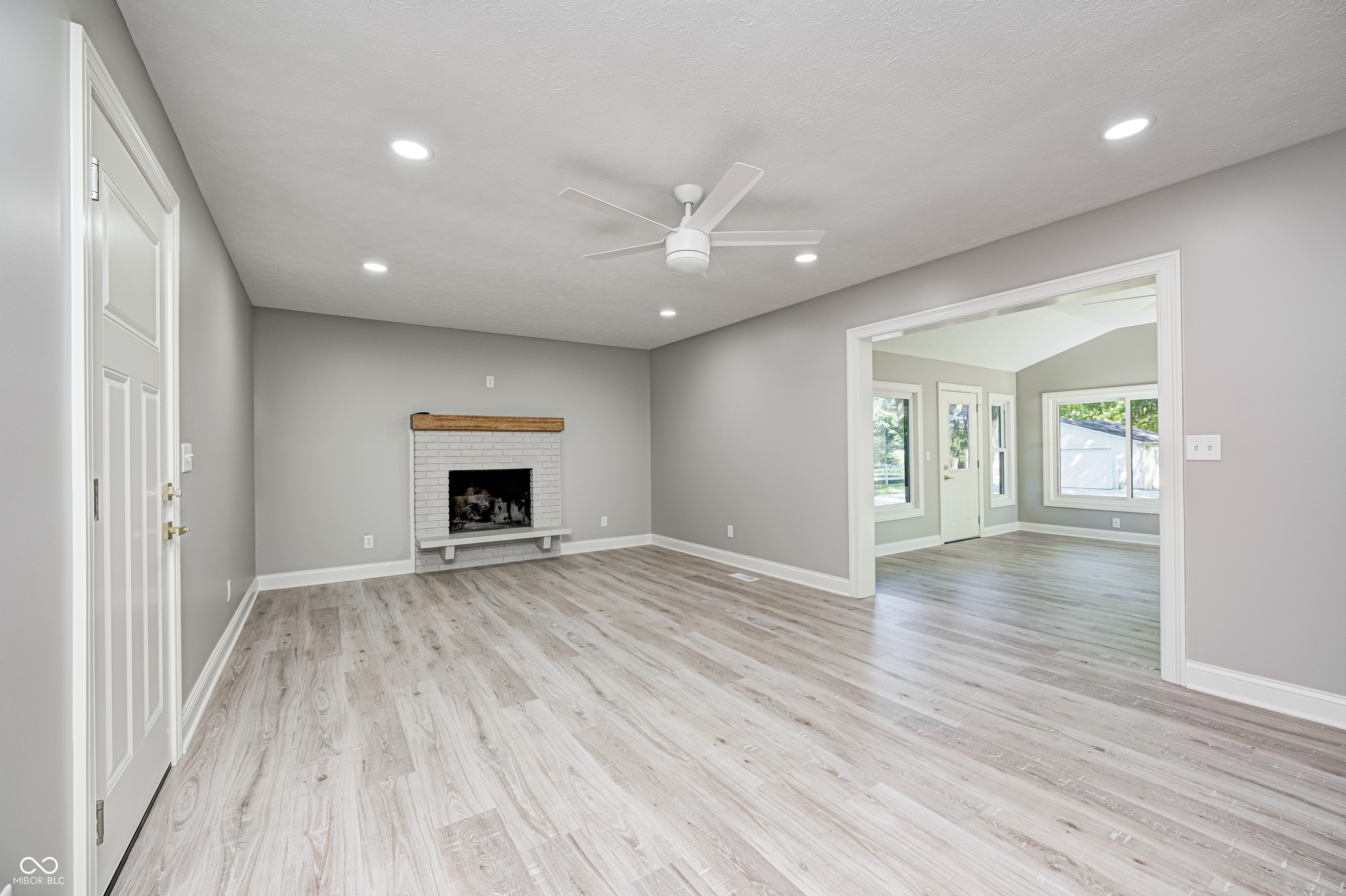 4326 W 156th Street
