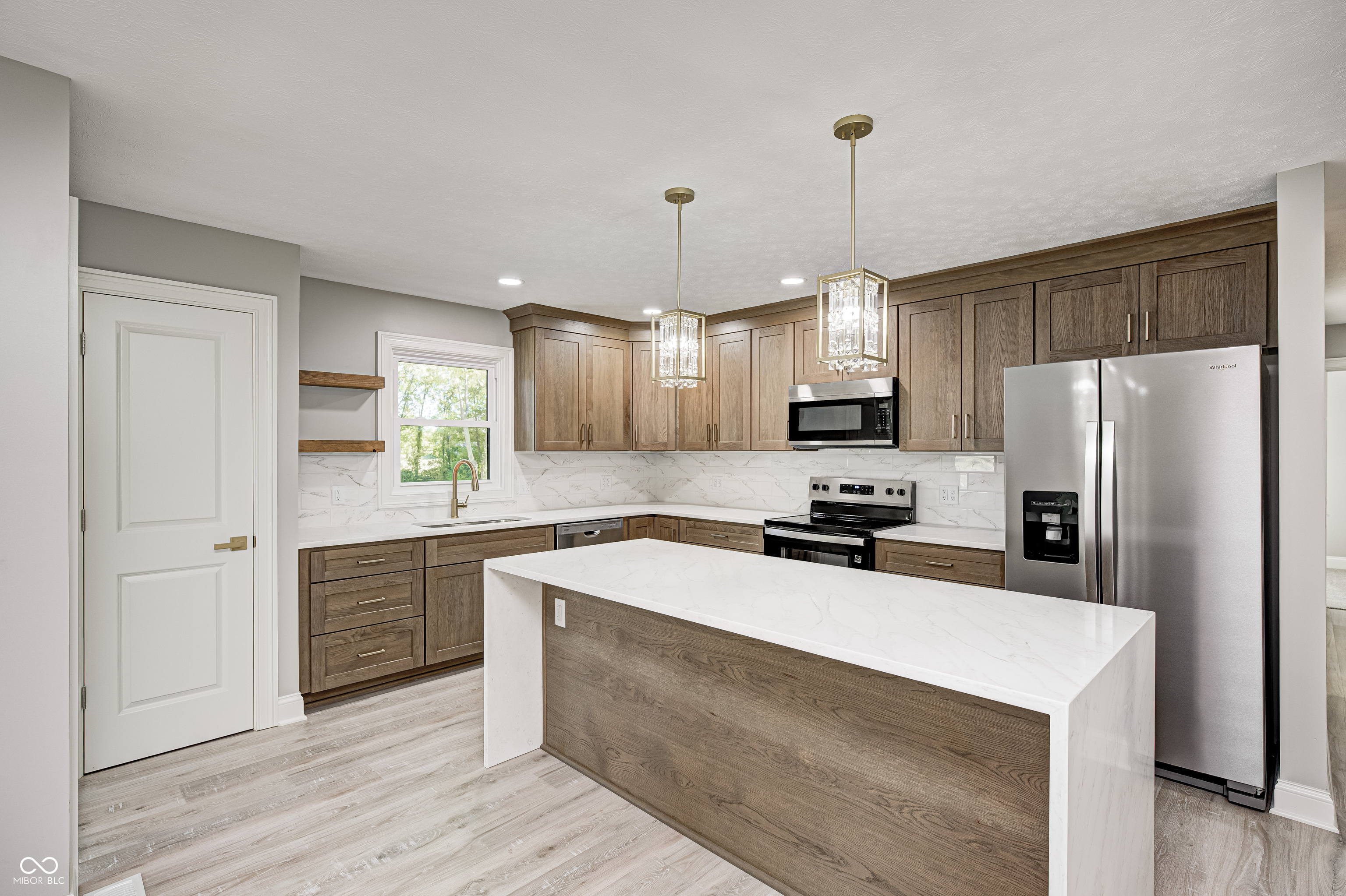 4326 W 156th Street