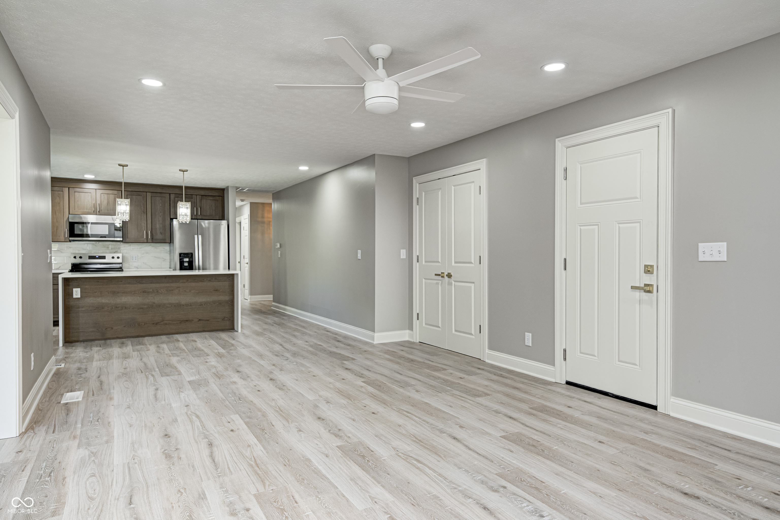 4326 W 156th Street