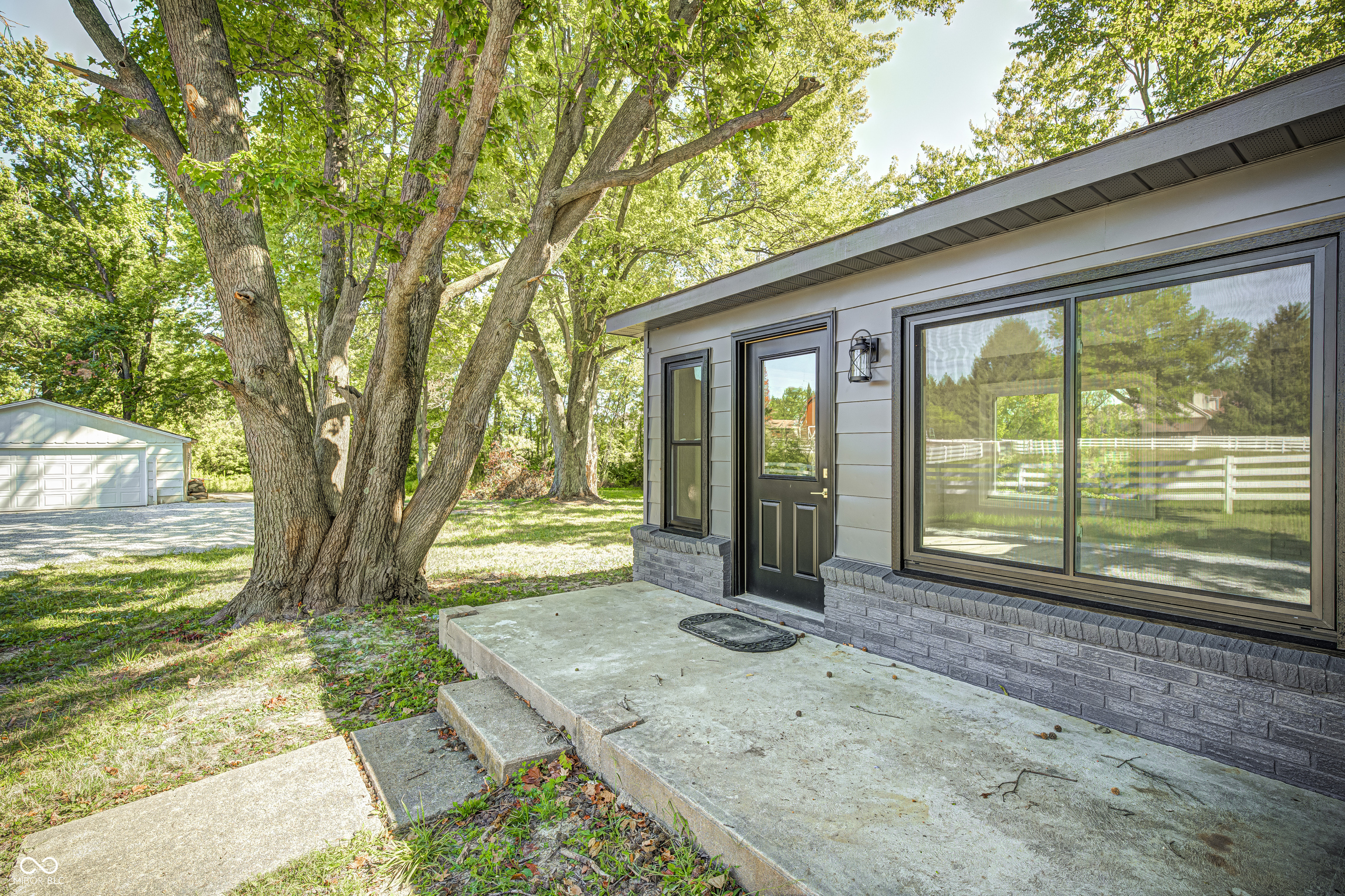 4326 W 156th Street