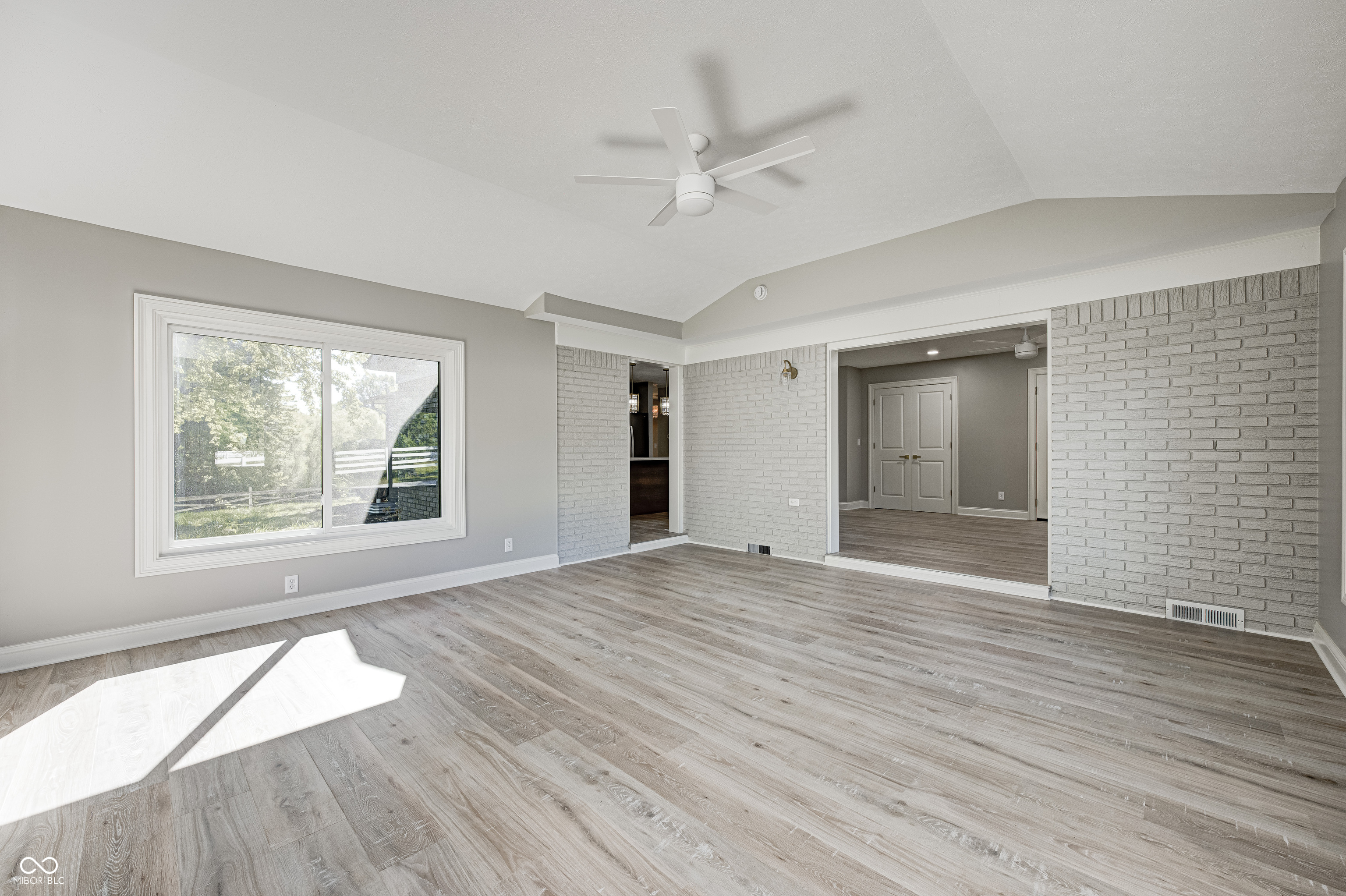 4326 W 156th Street