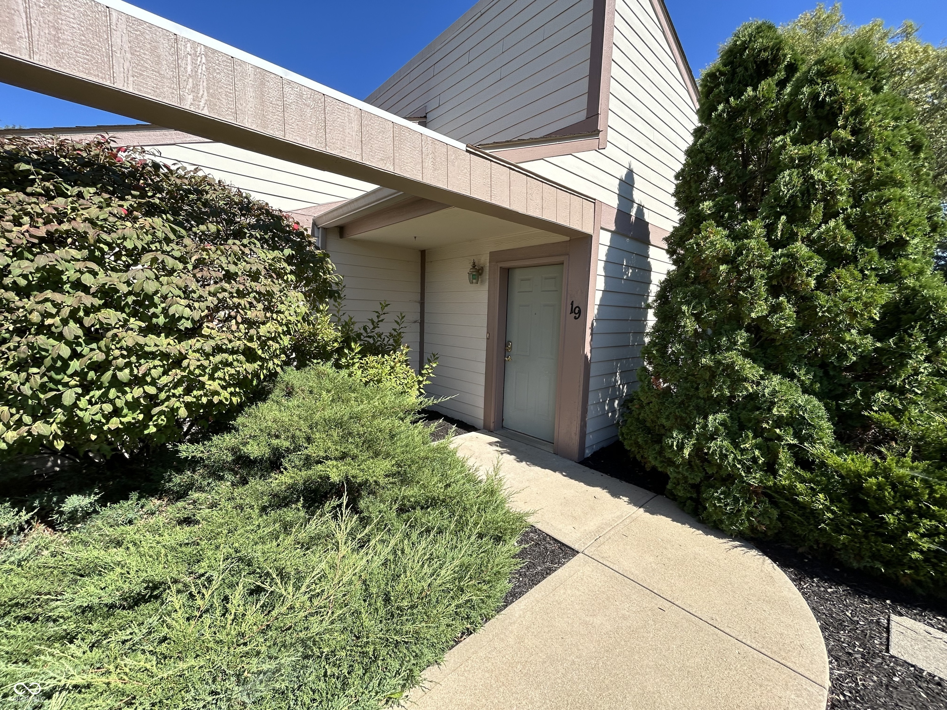 1711 Lafayette Avenue Unit: 19