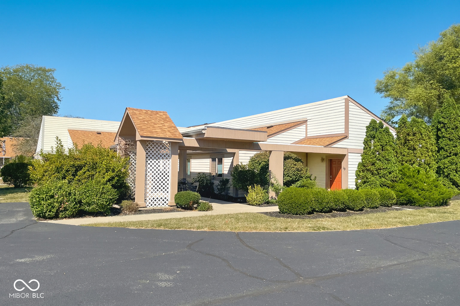 1711 Lafayette Avenue Unit: 19