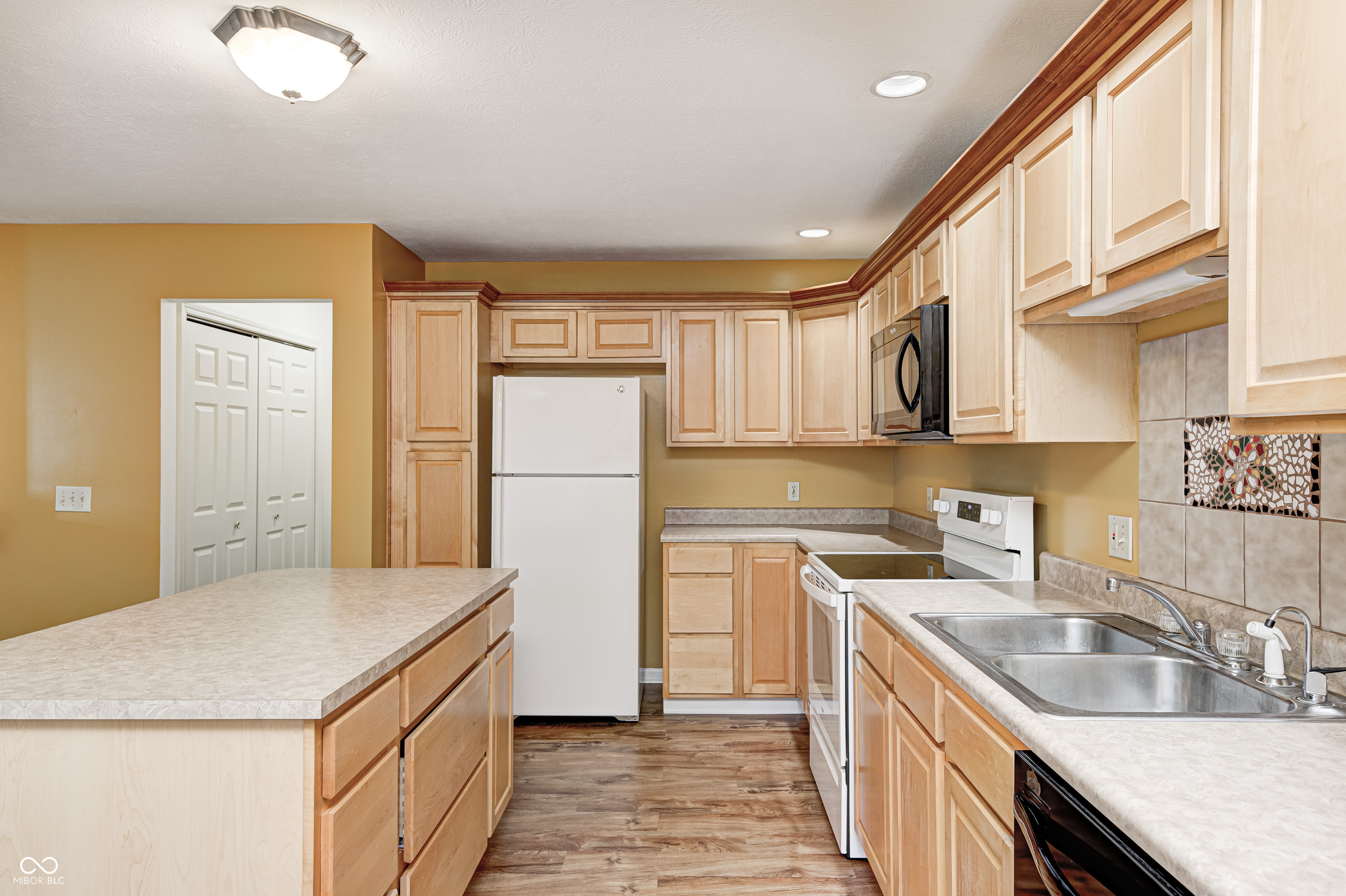 1711 Lafayette Avenue Unit: UNIT 8