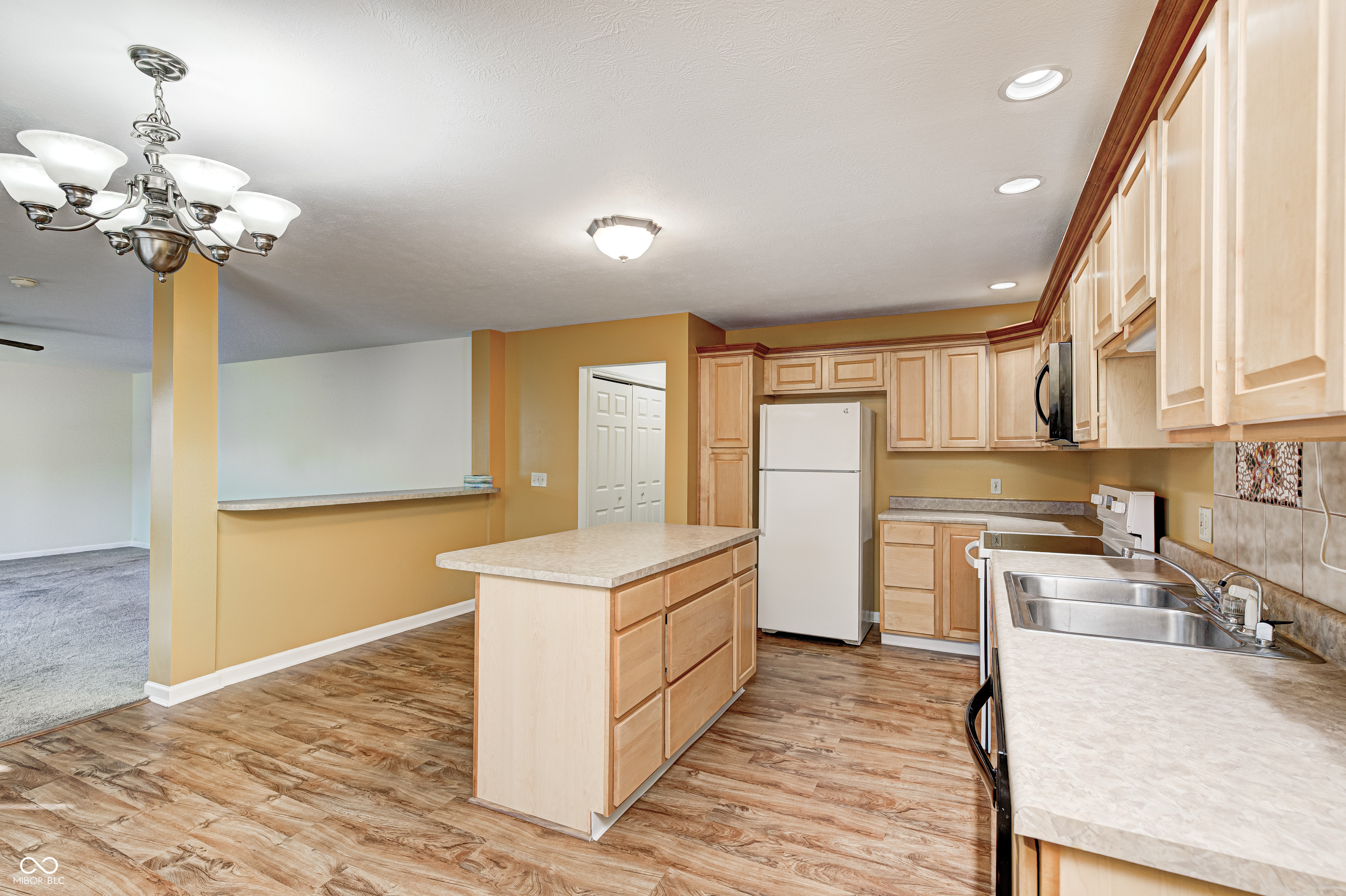 1711 Lafayette Avenue Unit: UNIT 8