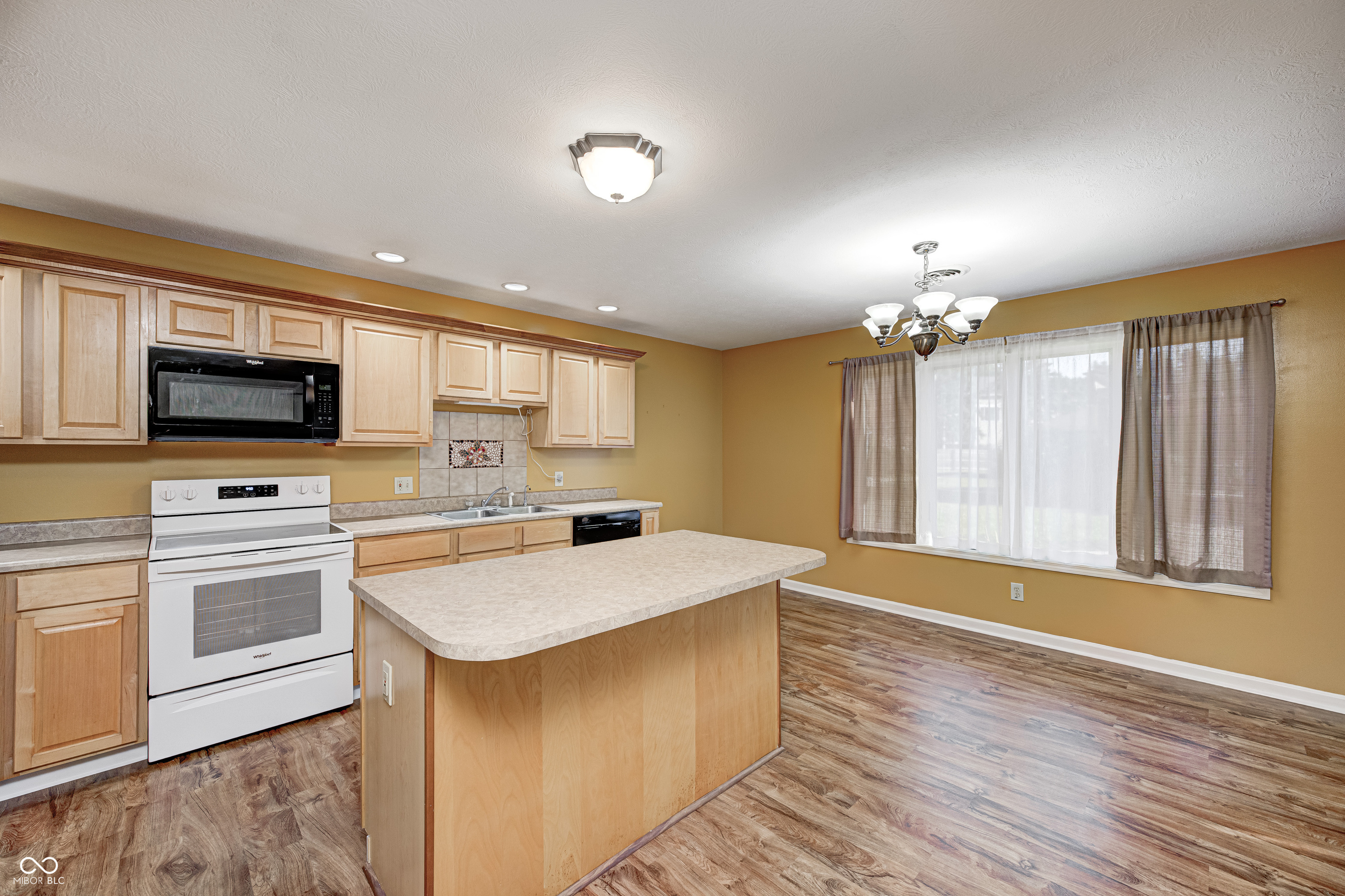 1711 Lafayette Avenue Unit: UNIT 8
