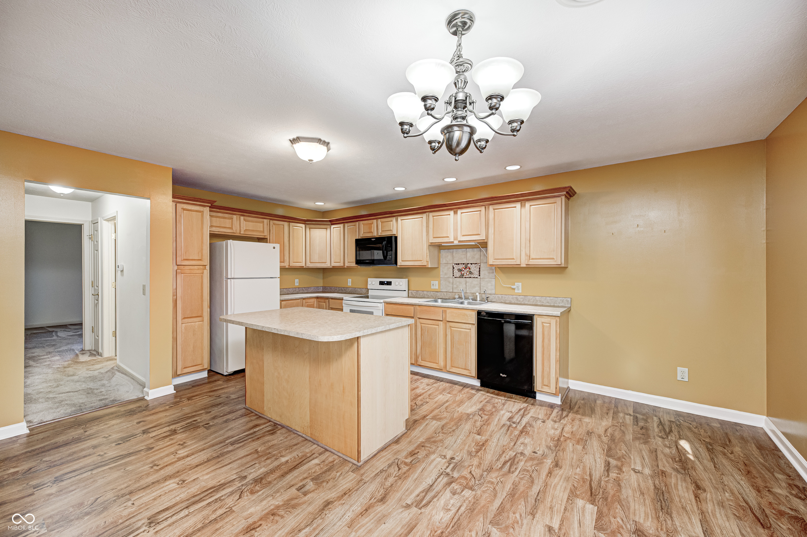 1711 Lafayette Avenue Unit: UNIT 8