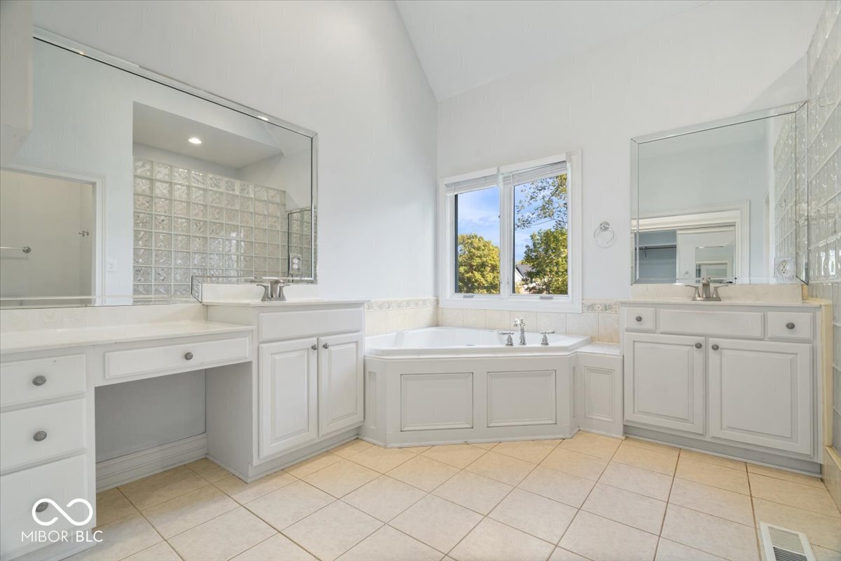 4978 Willow Ridge Court