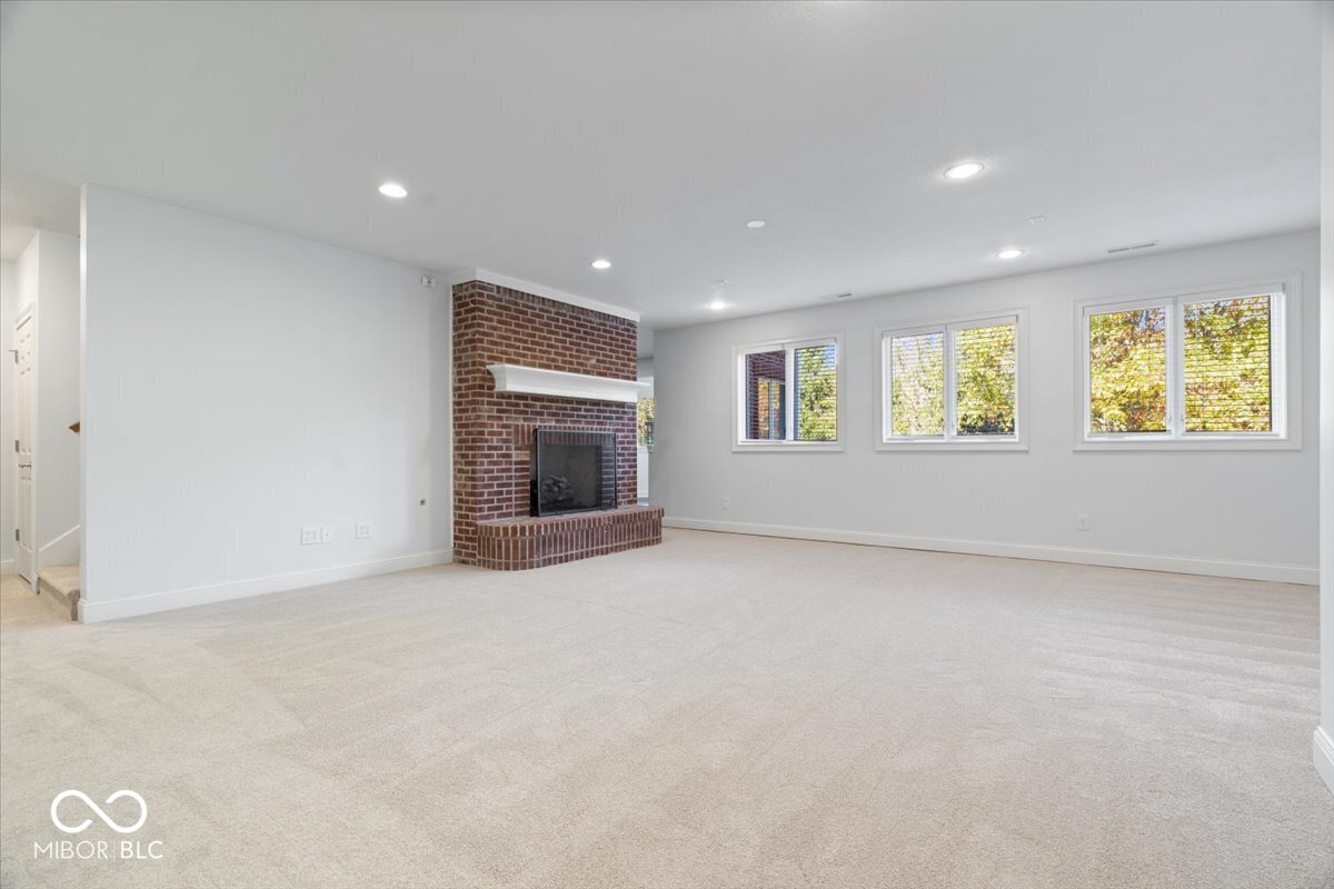 4978 Willow Ridge Court