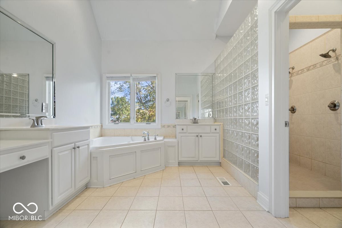 4978 Willow Ridge Court