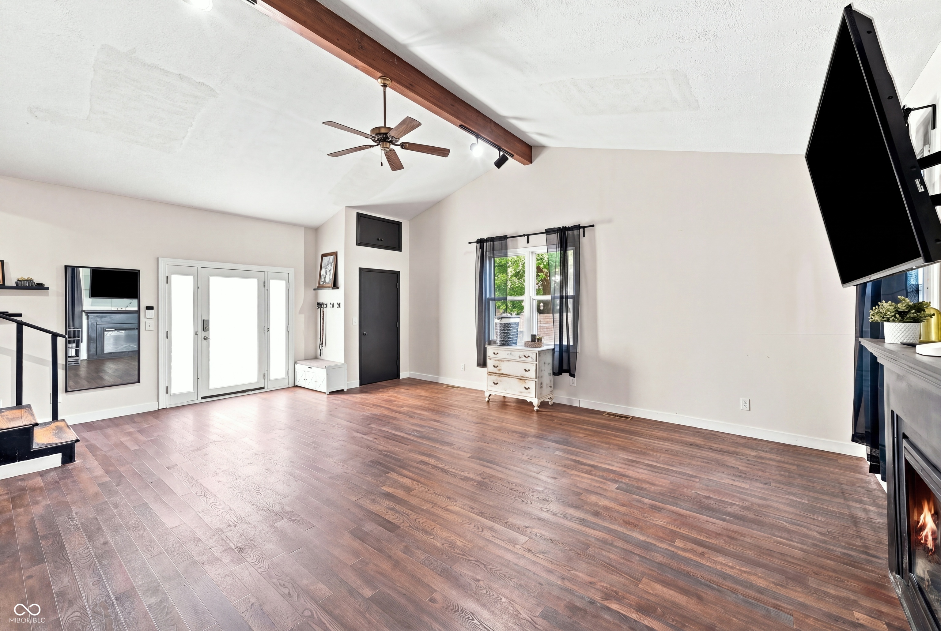 102 W Ulen Drive