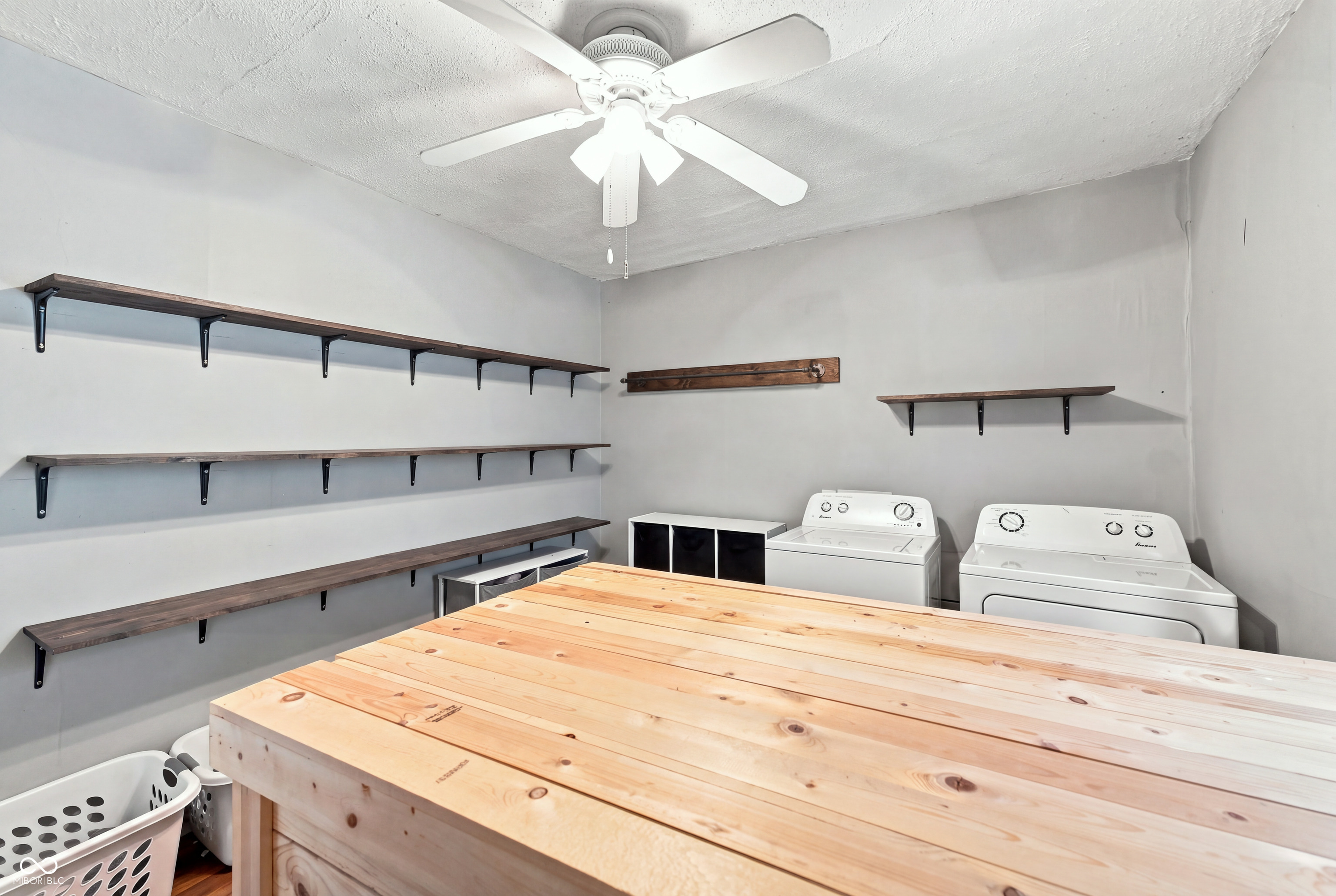 102 W Ulen Drive