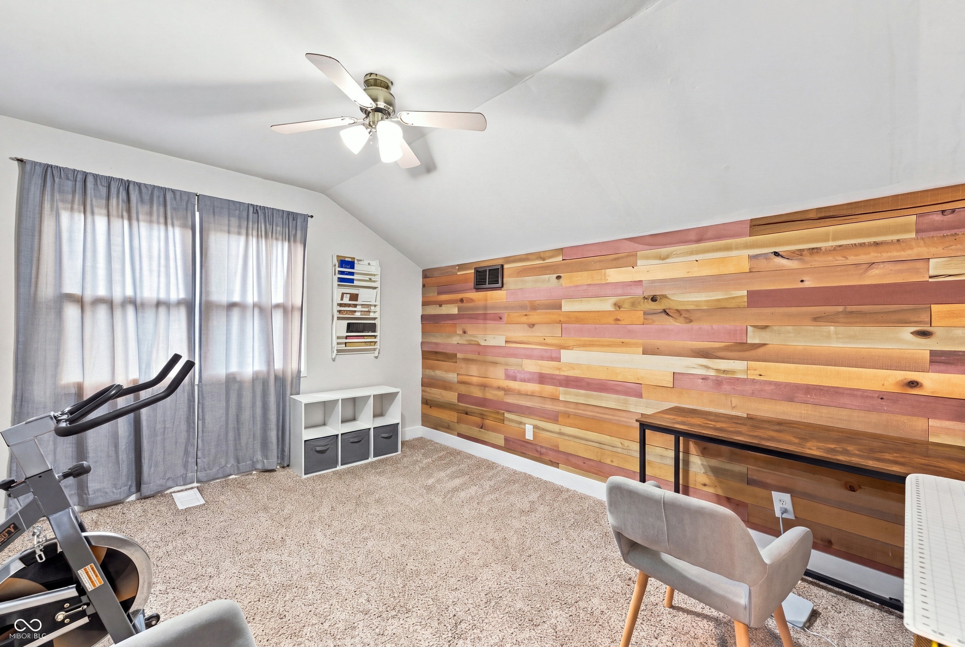102 W Ulen Drive