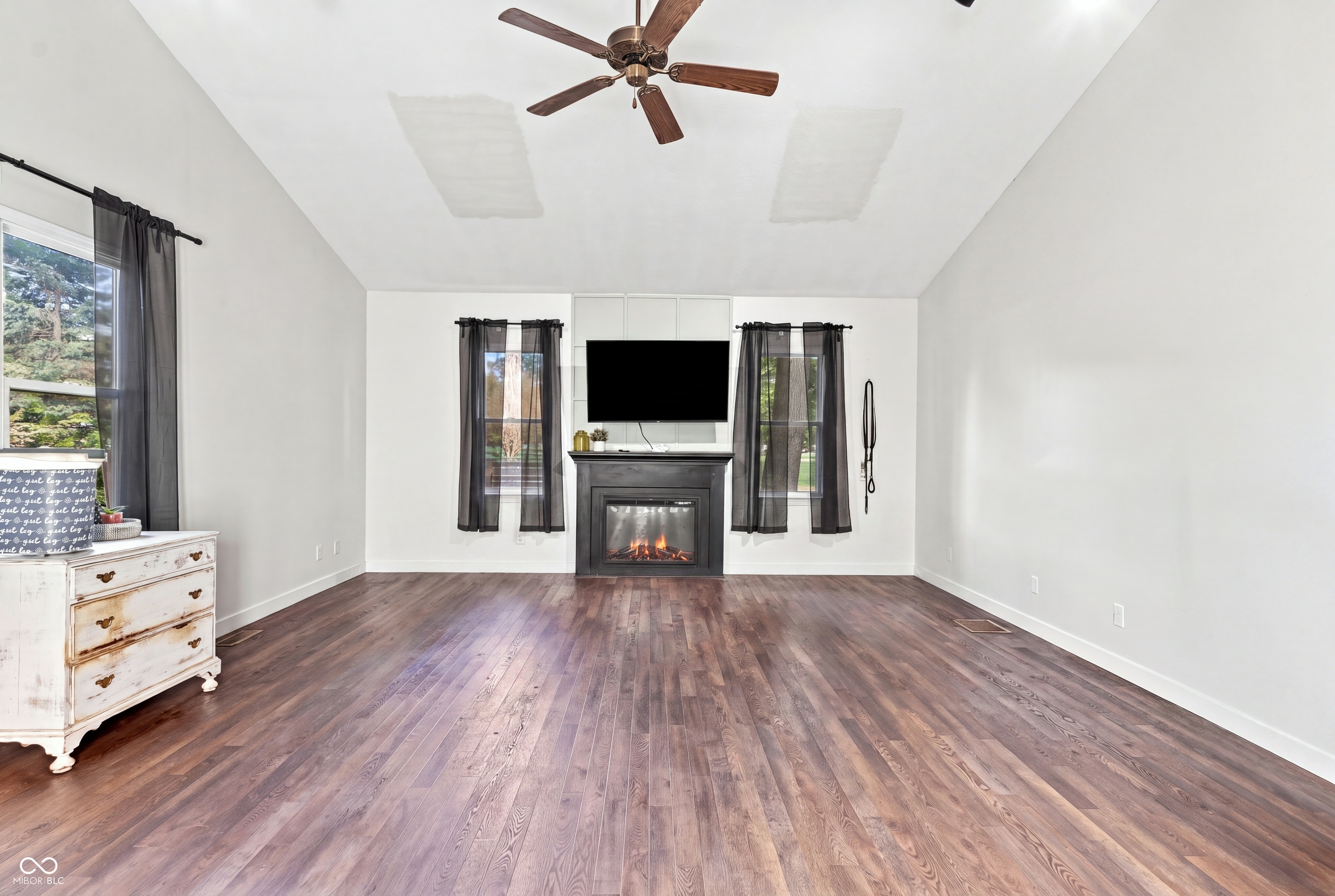 102 W Ulen Drive