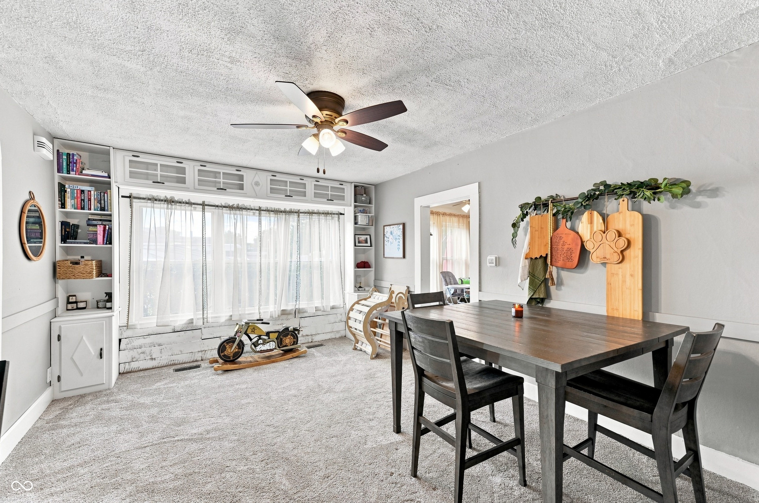 102 W Ulen Drive