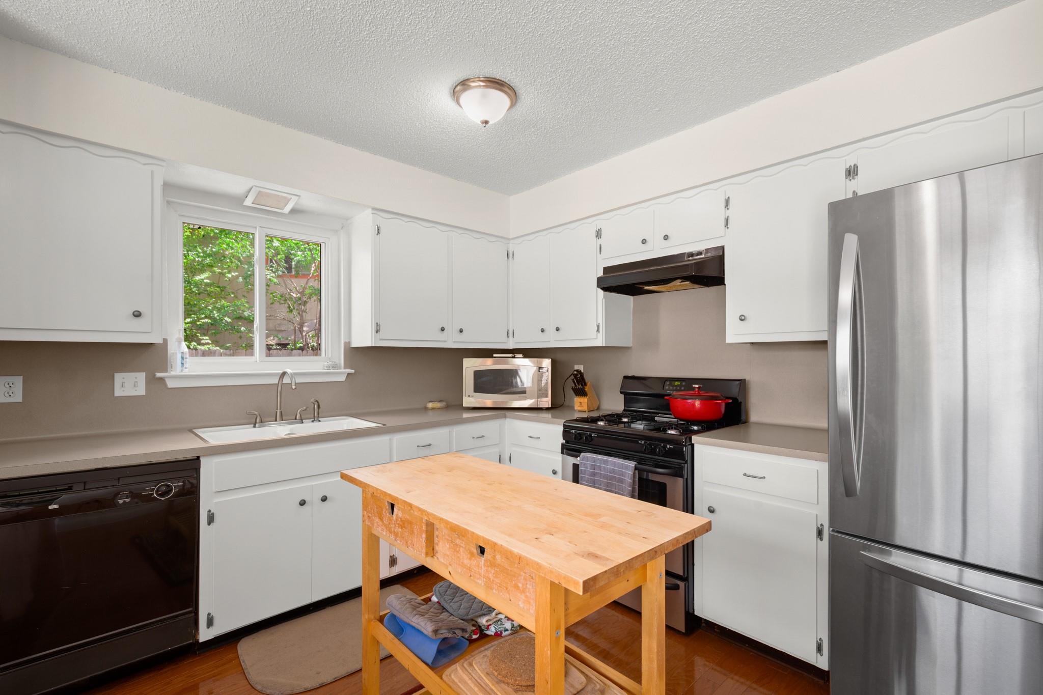 416 Blue Valley DR
