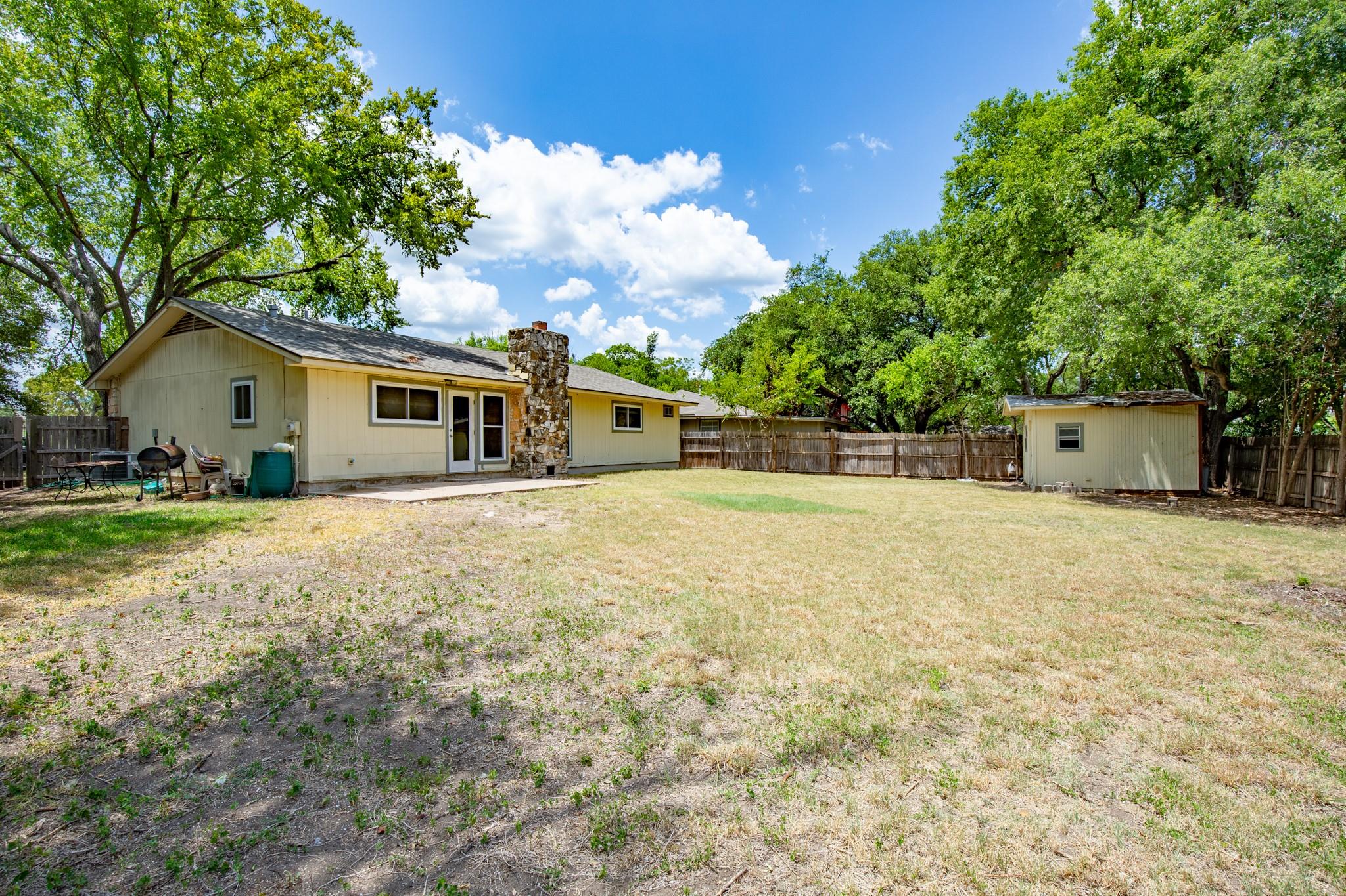 416 Blue Valley DR