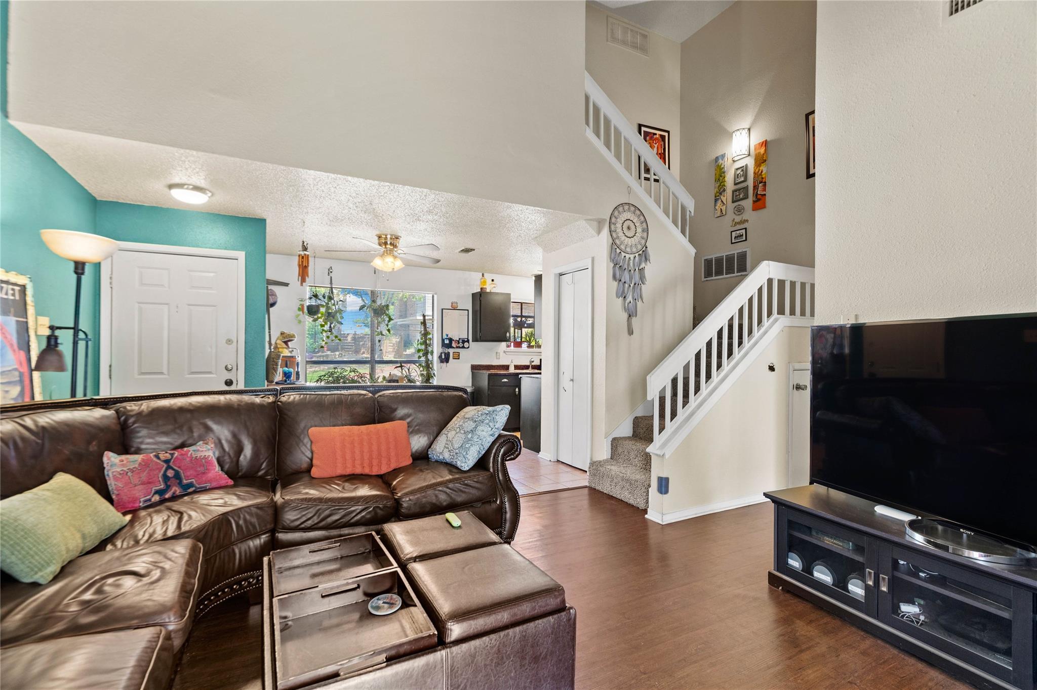 2018 W Rundberg LN # 4B