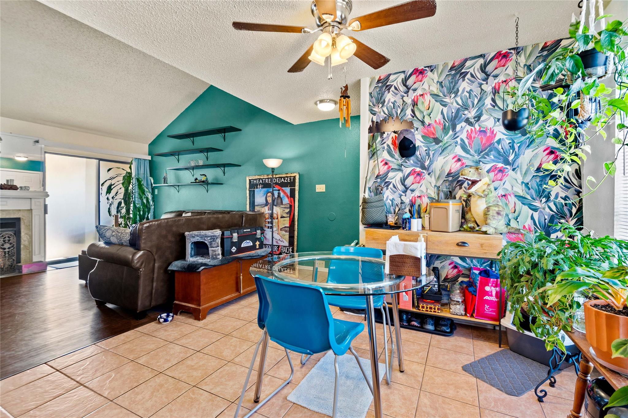 2018 W Rundberg LN # 4B