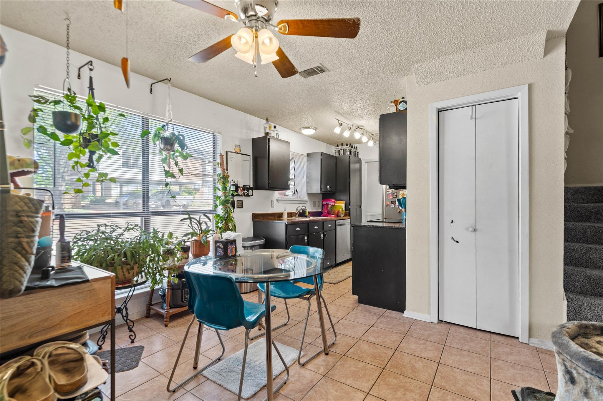 2018 W Rundberg LN # 4B