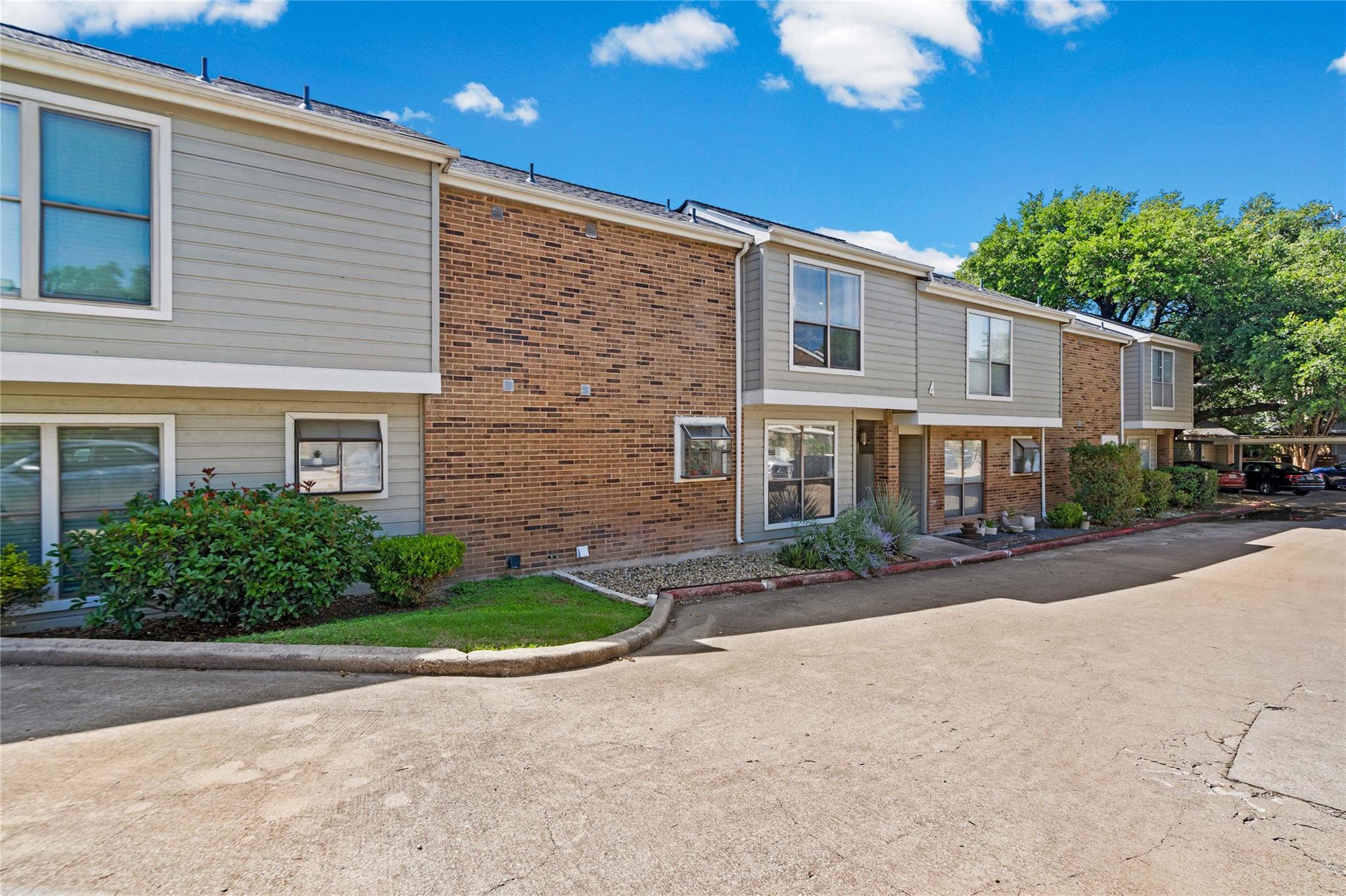 2018 W Rundberg LN # 4B
