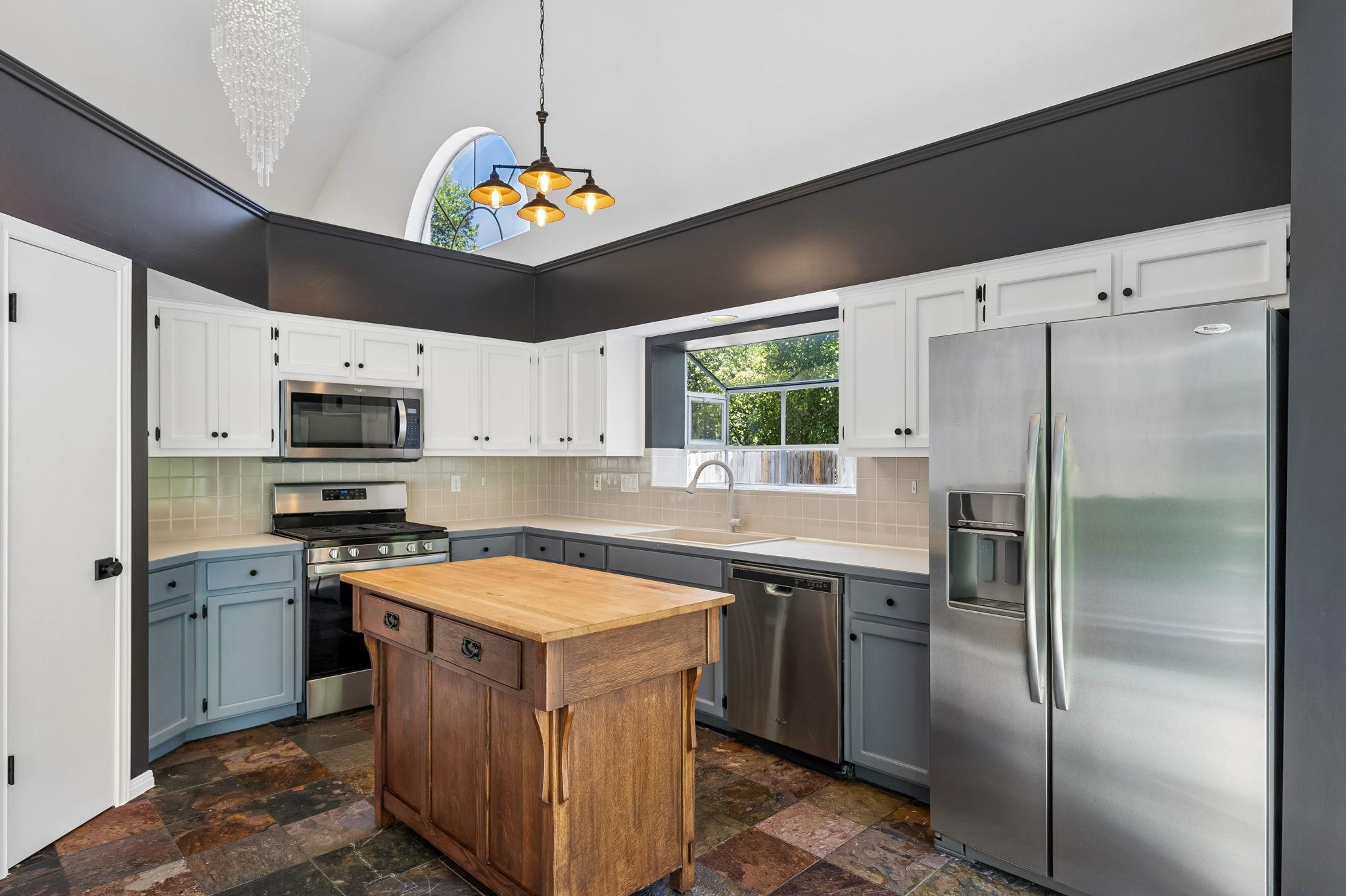3609 Latimer DR