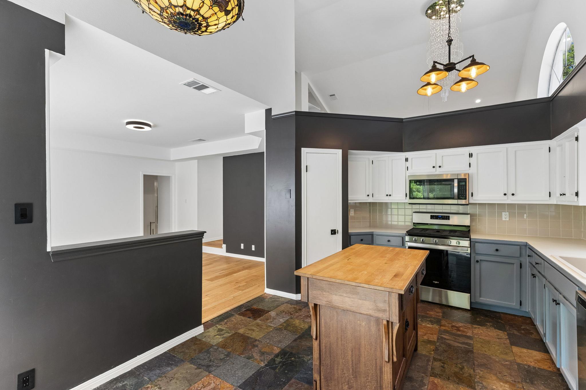 3609 Latimer DR