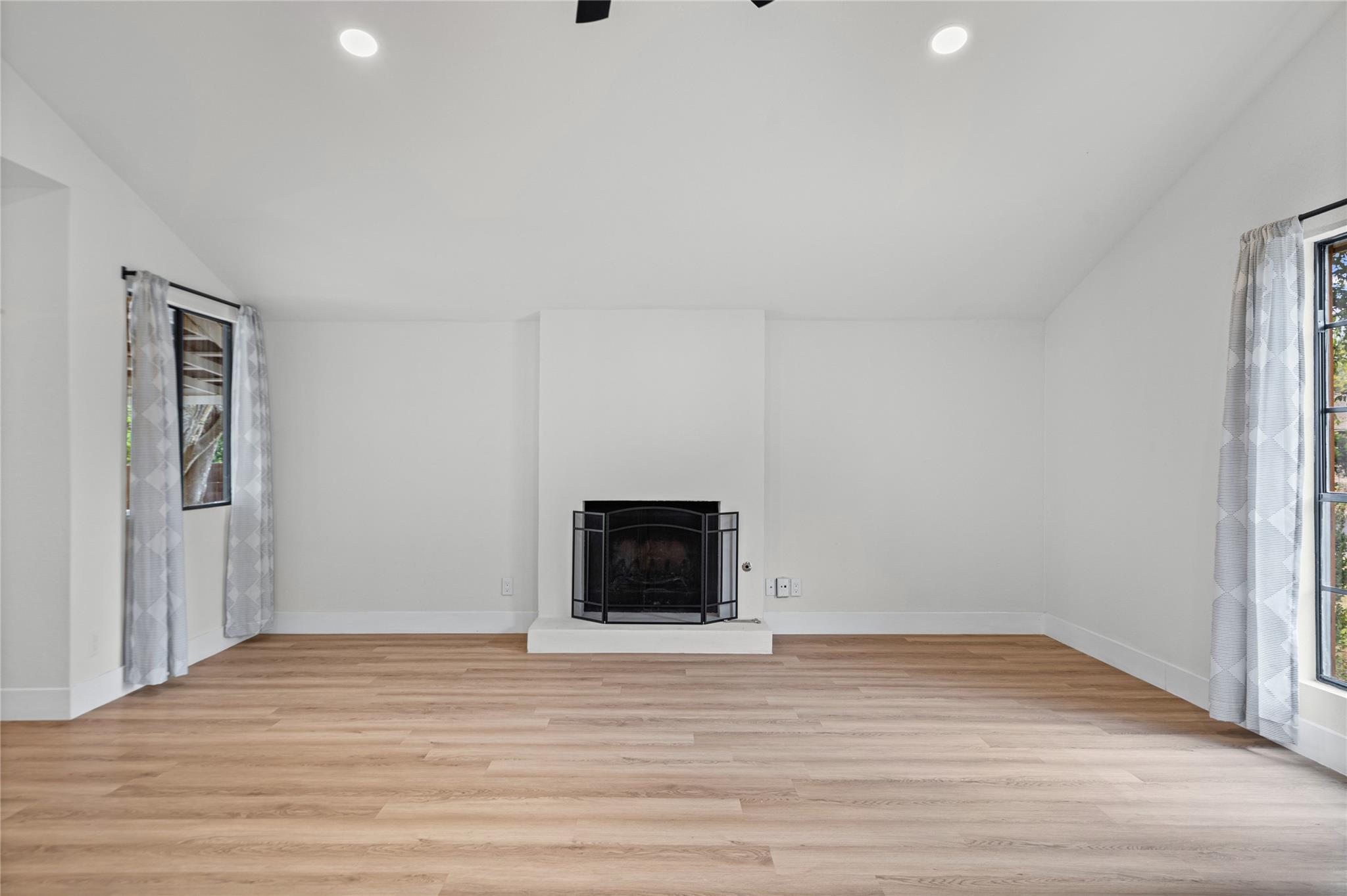 2400 Broken Oak DR