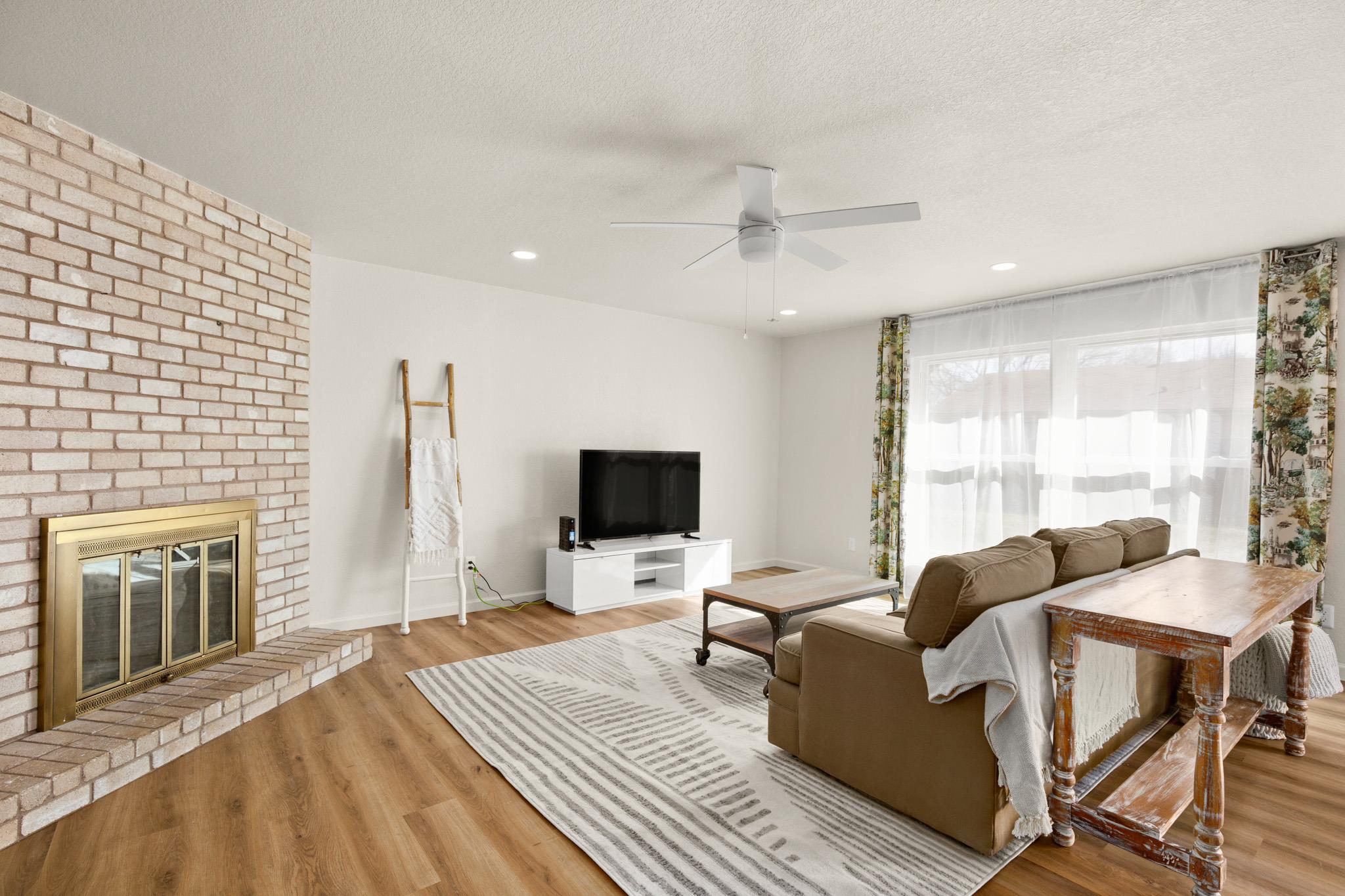 1611 W Mesa Park DR