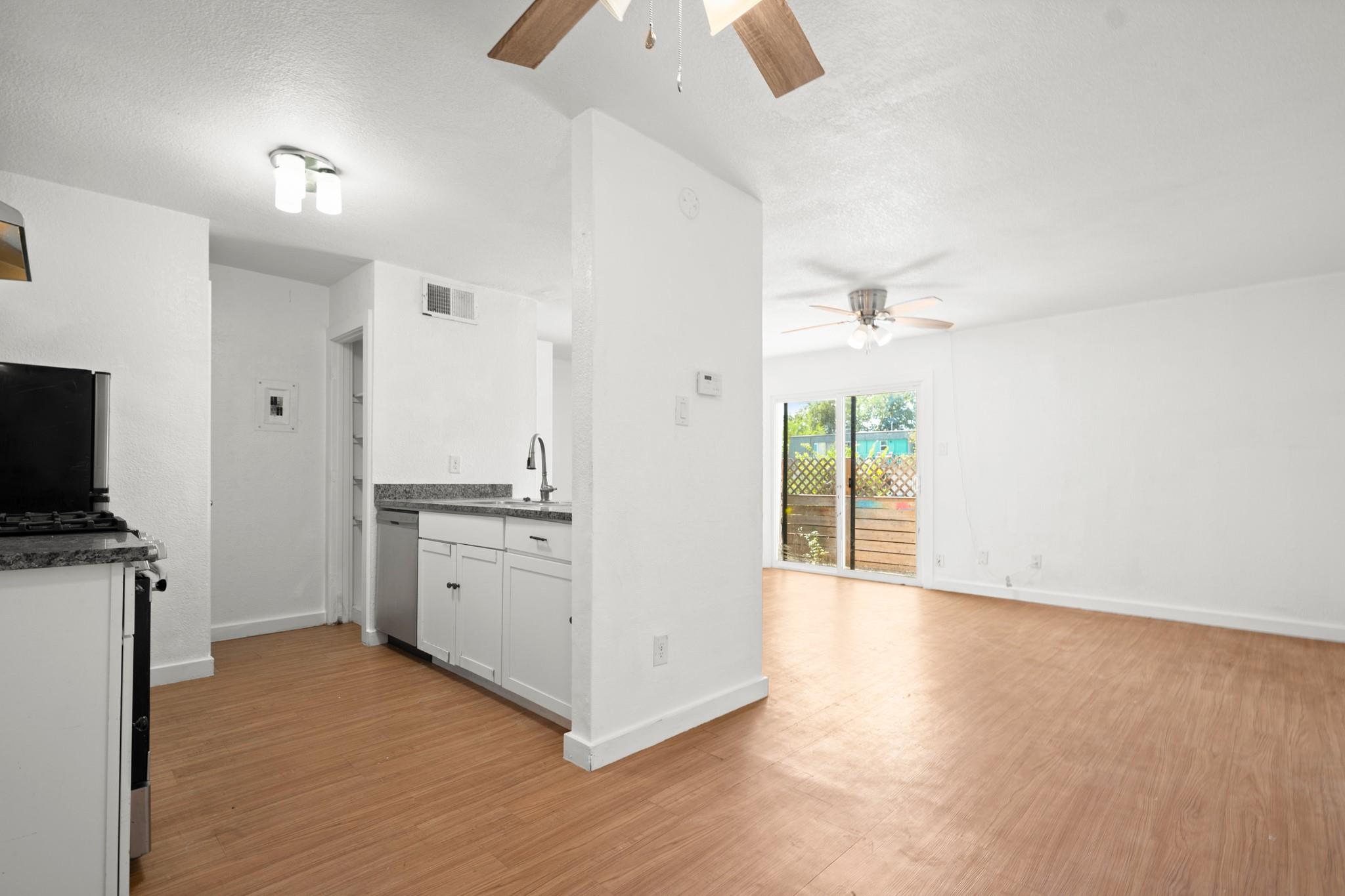 300 E Croslin ST # 106