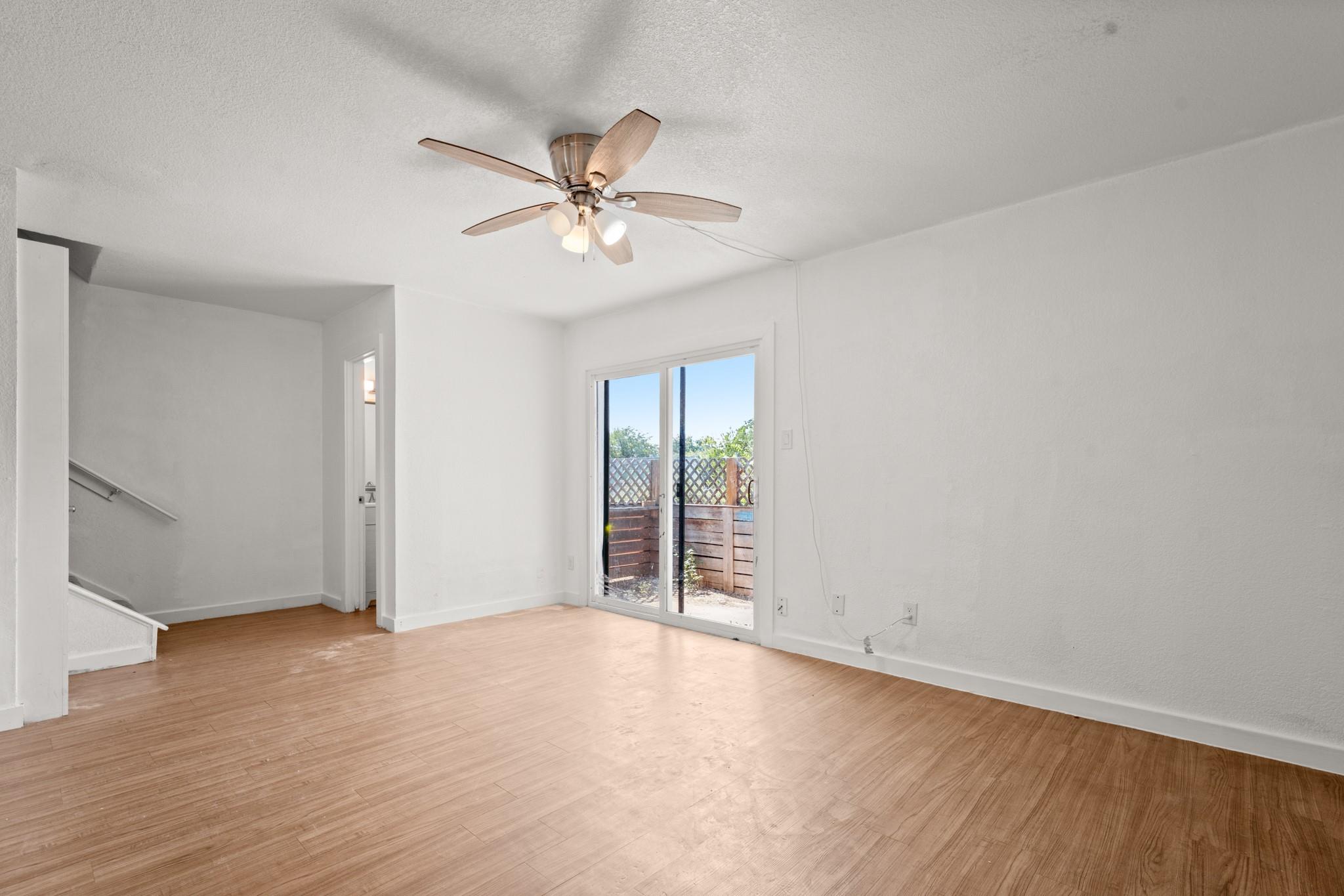 300 E Croslin ST # 106