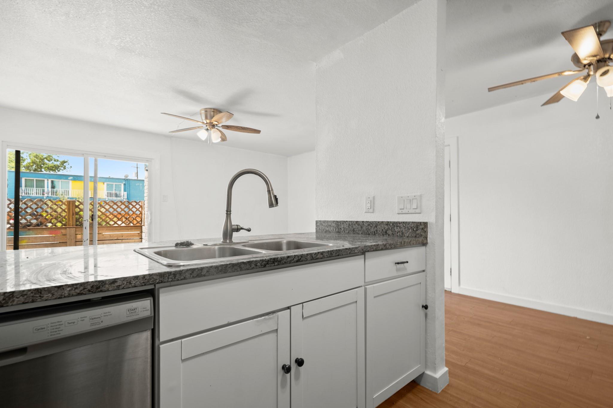 300 E Croslin ST # 106