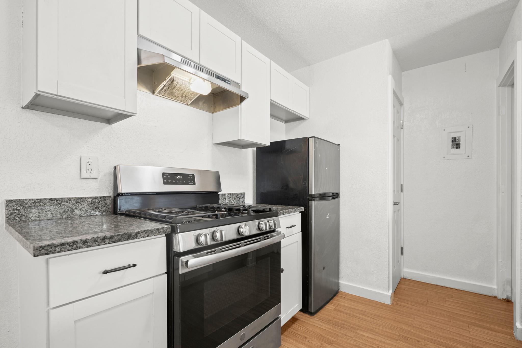300 E Croslin ST # 106