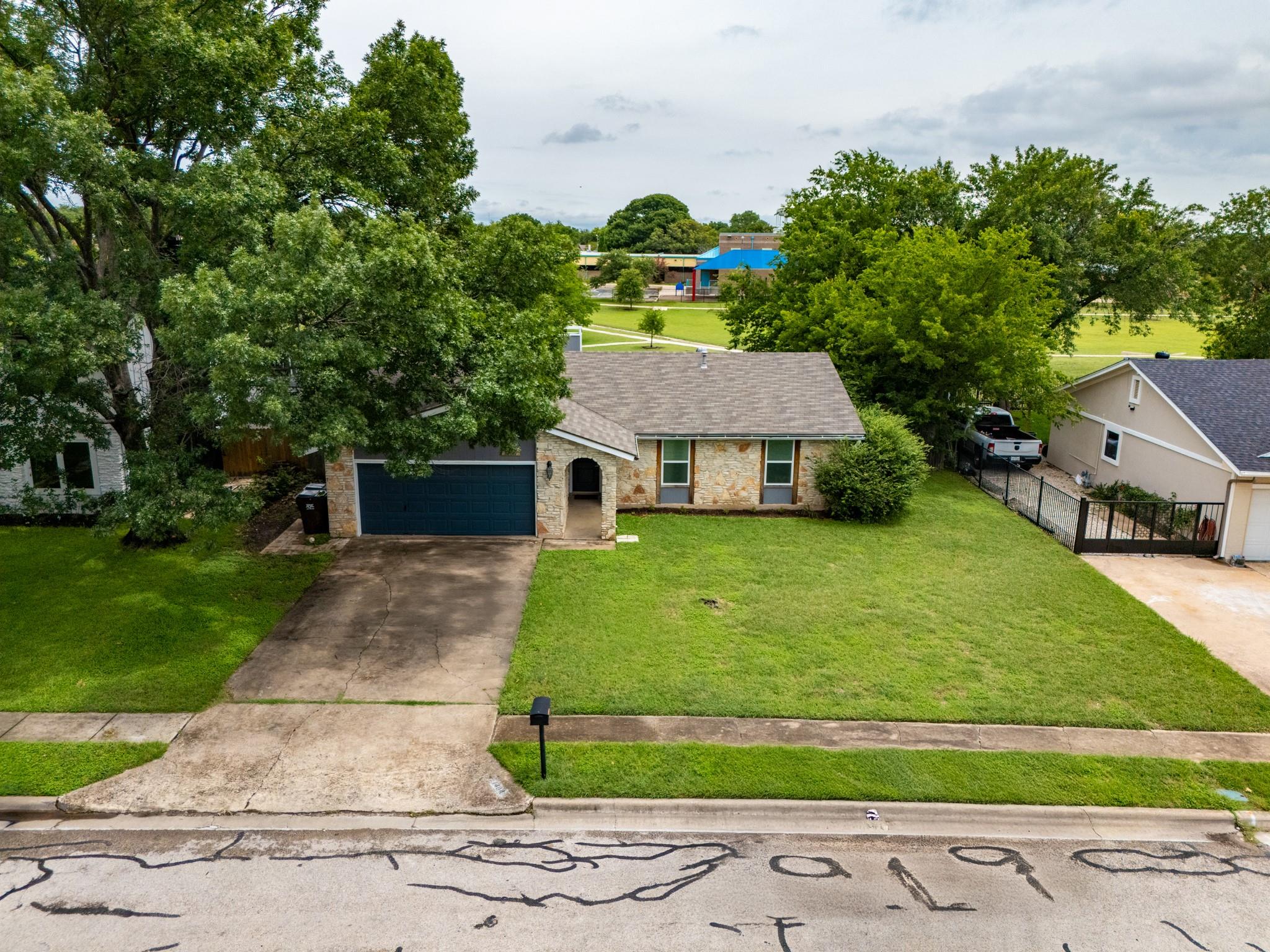 1404 London RD