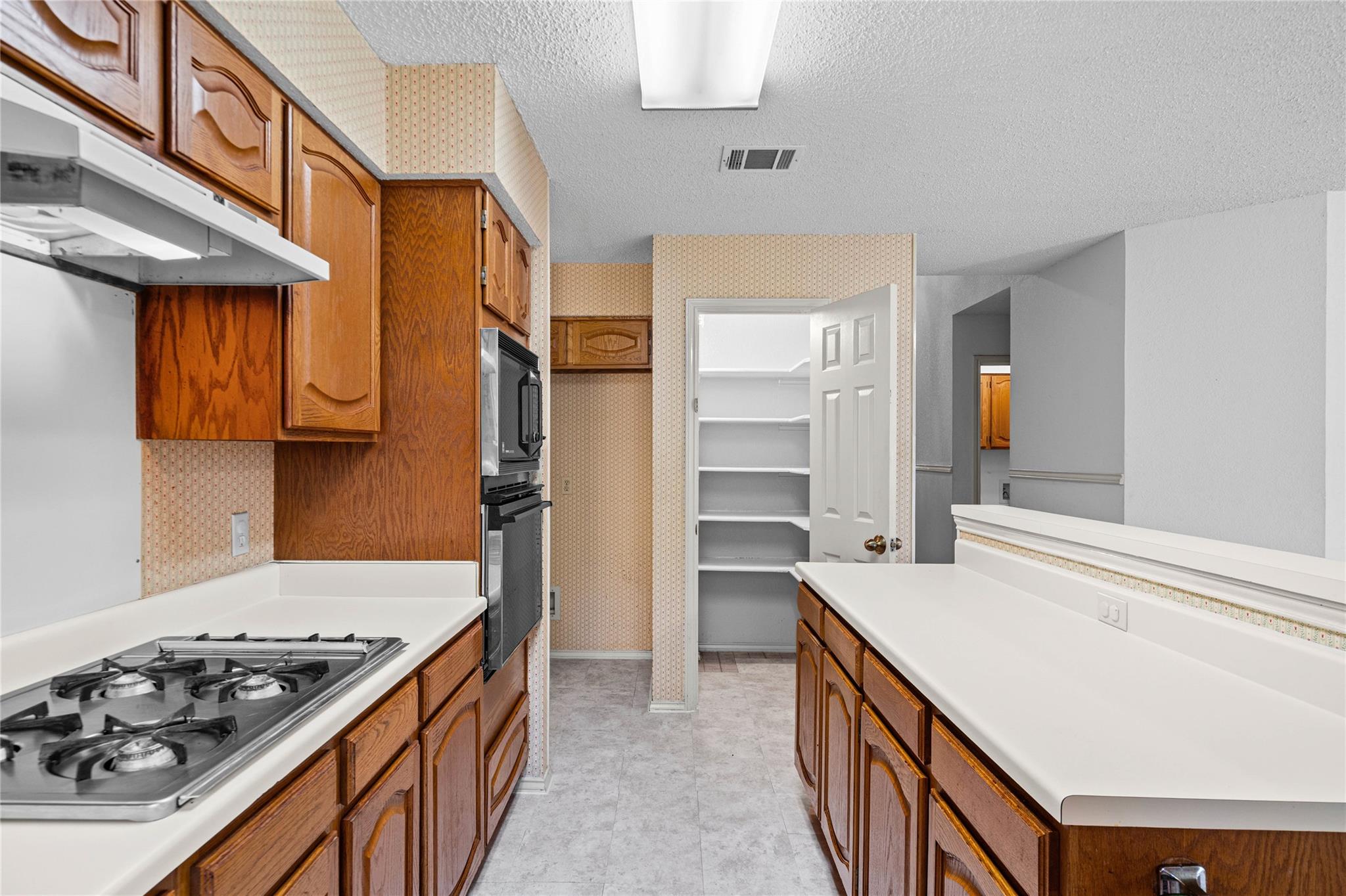 7100 Pine Bluffs TRL