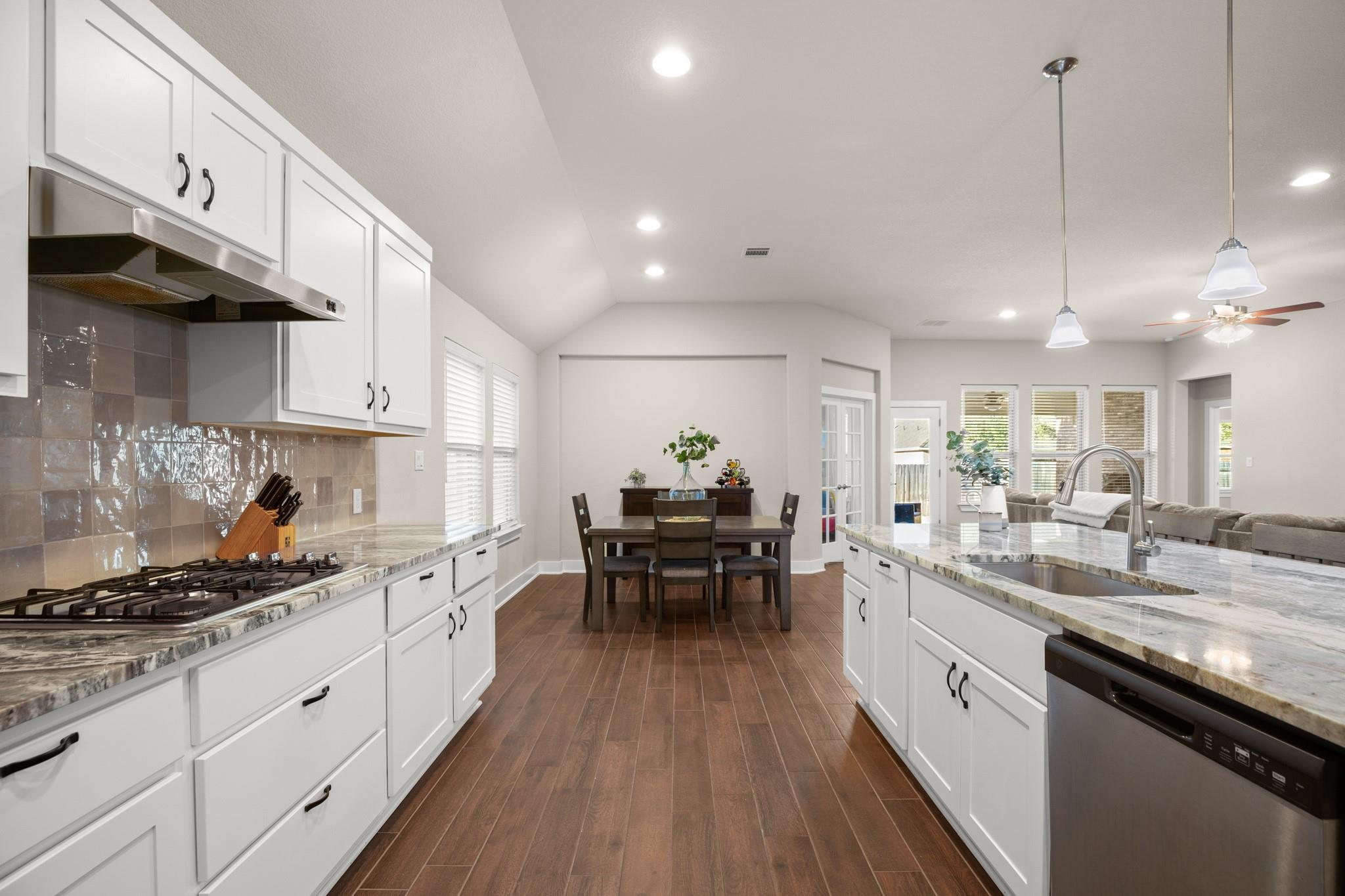 120 Red Granite RD