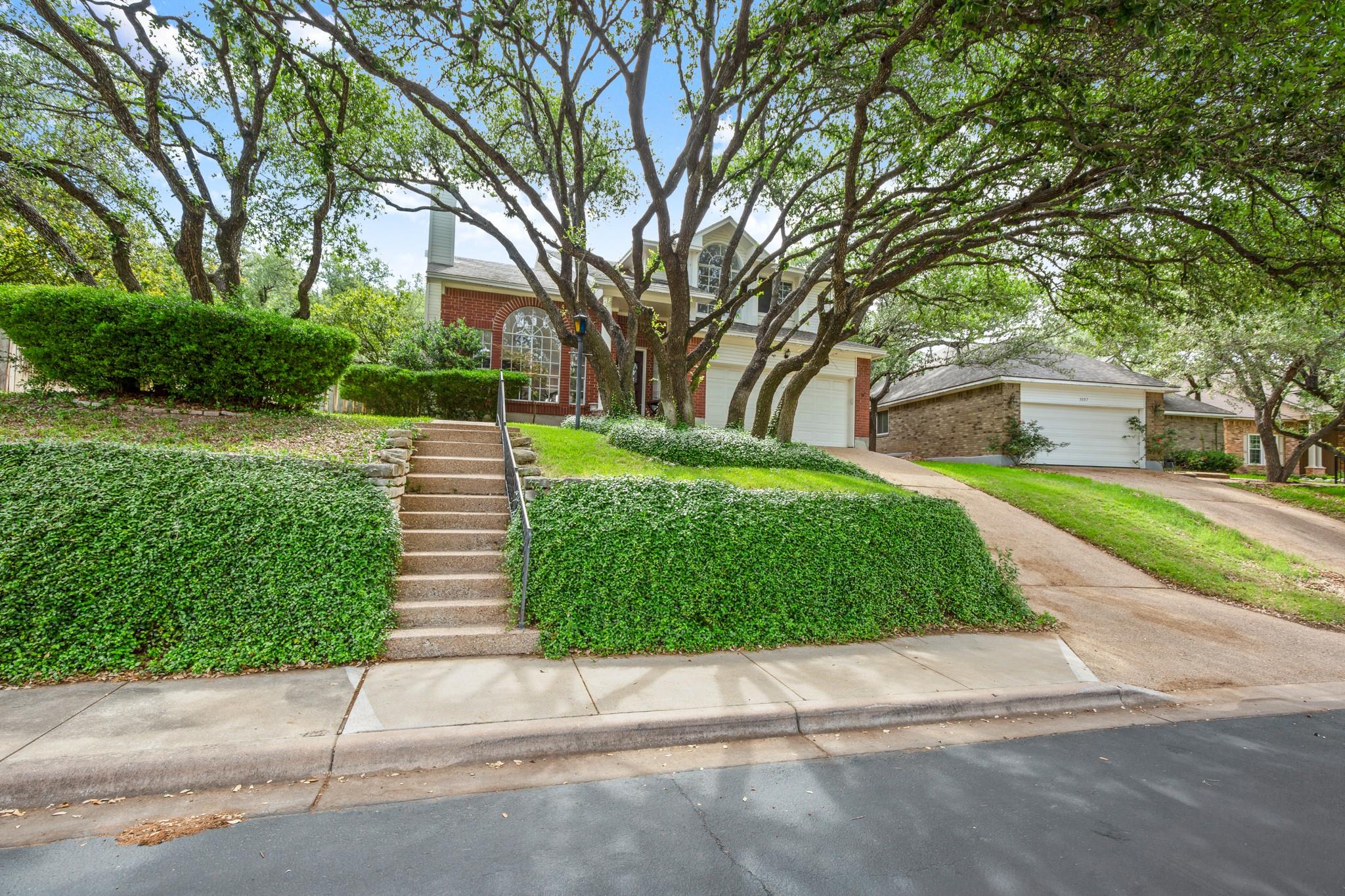 3609 Latimer DR