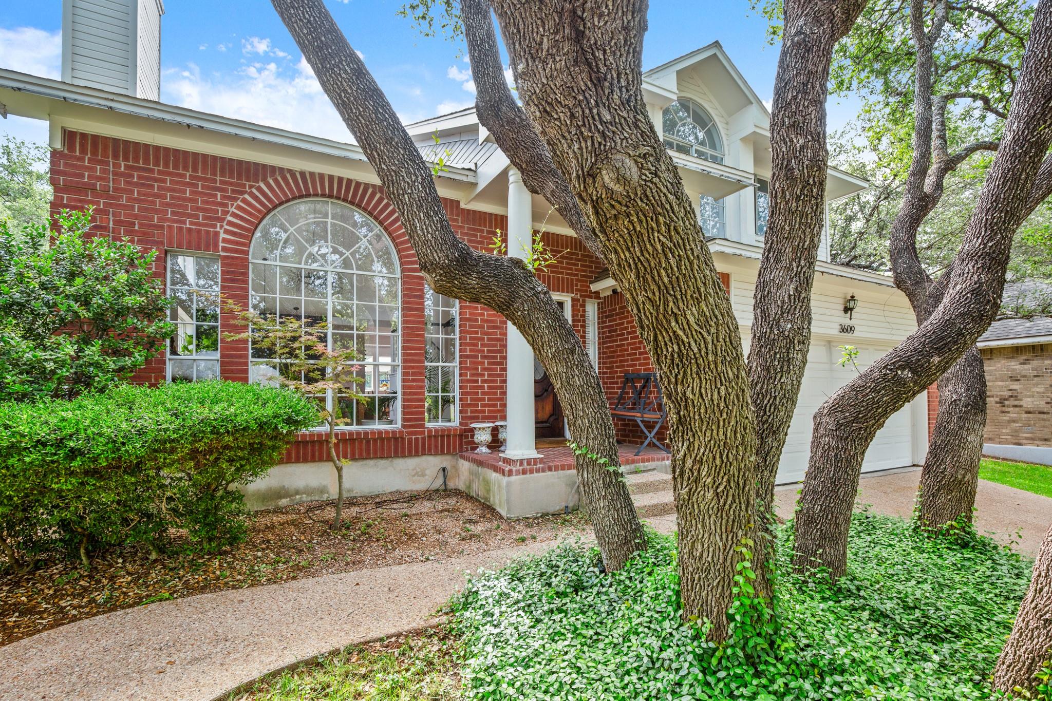 3609 Latimer DR