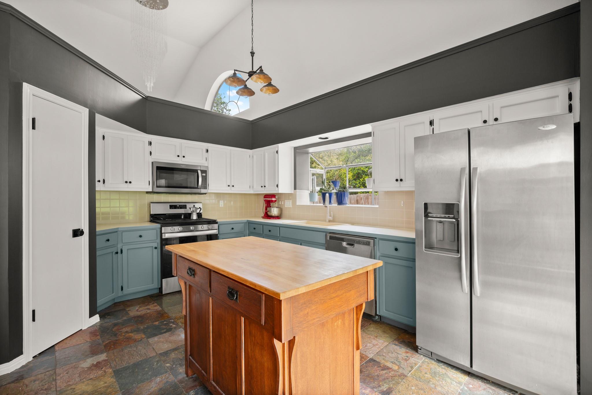 3609 Latimer DR