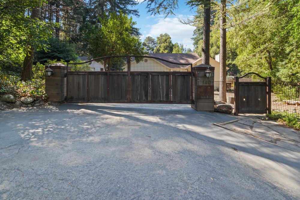 140 Boulder Brook DR