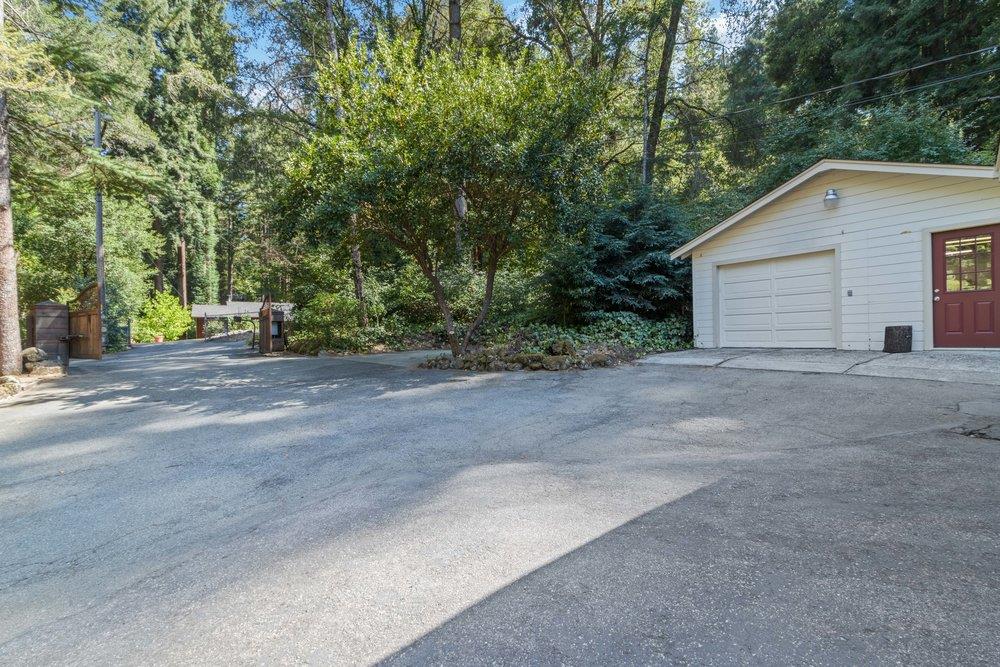 140 Boulder Brook DR