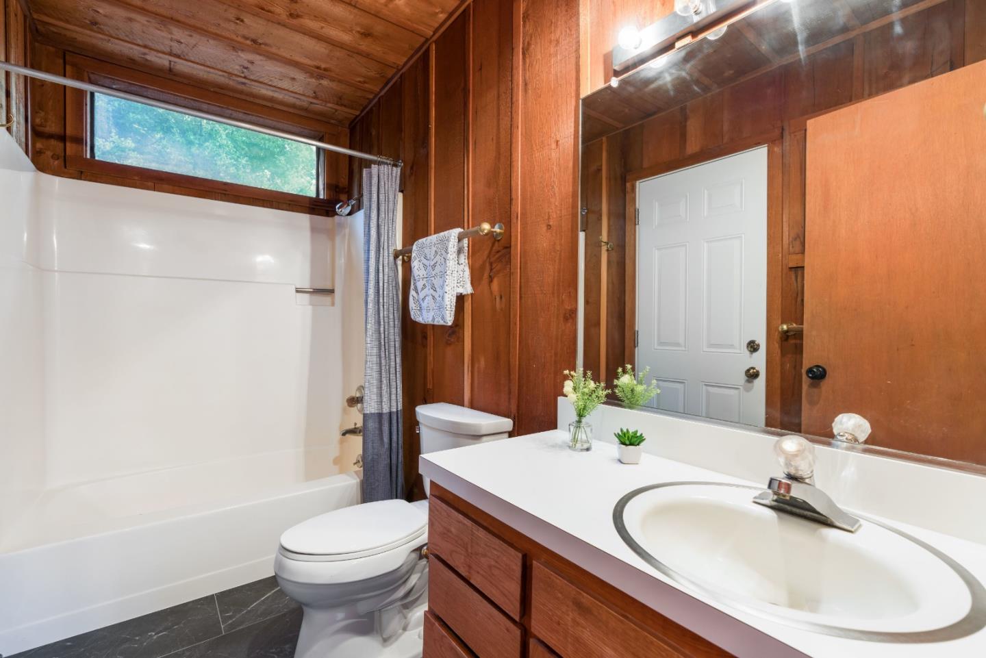 316 W Hilton DR